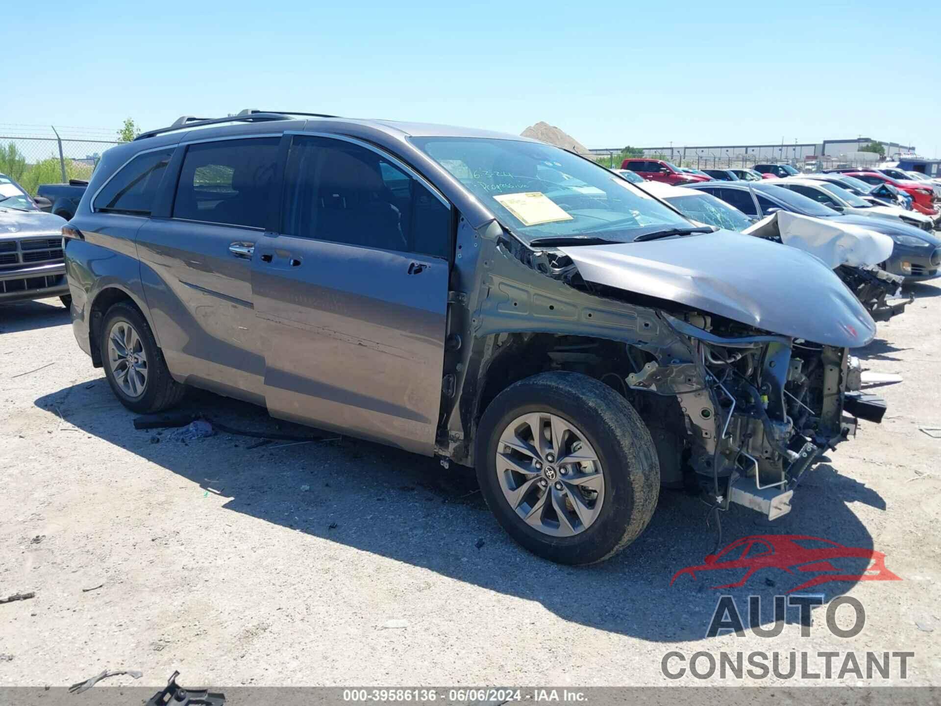 TOYOTA SIENNA 2021 - 5TDYRKEC1MS065157