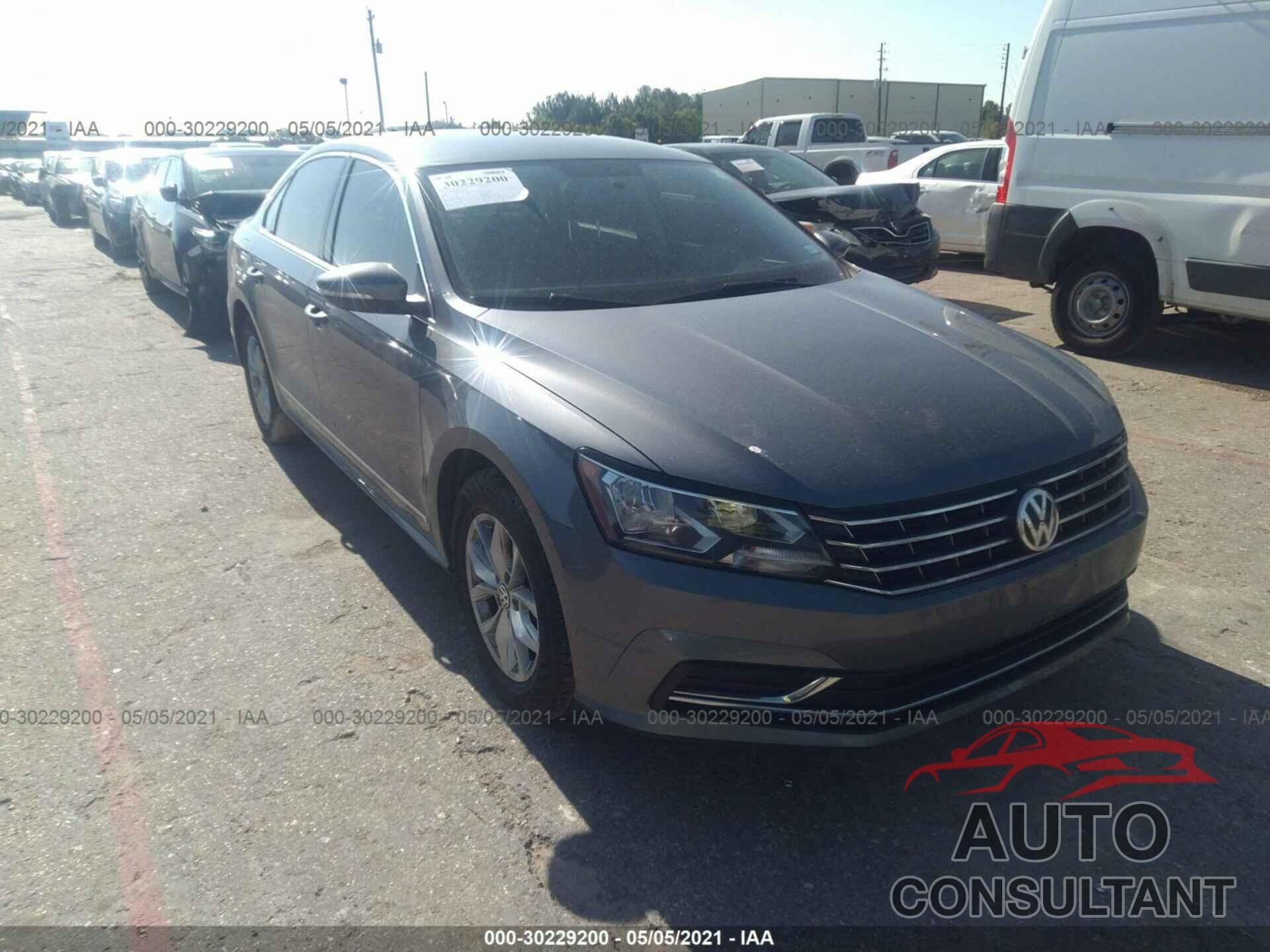 VOLKSWAGEN PASSAT 2017 - 1VWAT7A35HC004033