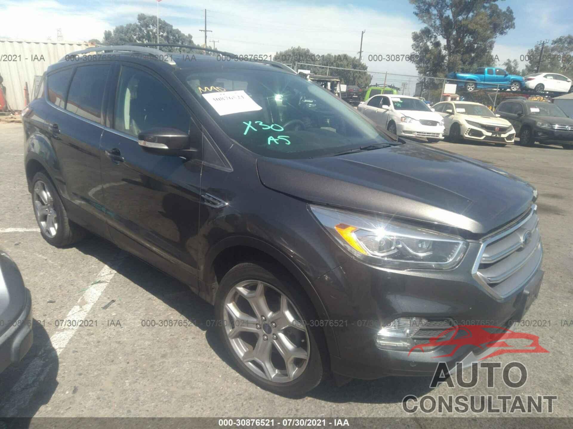 FORD ESCAPE 2017 - 1FMCU0J99HUA61698