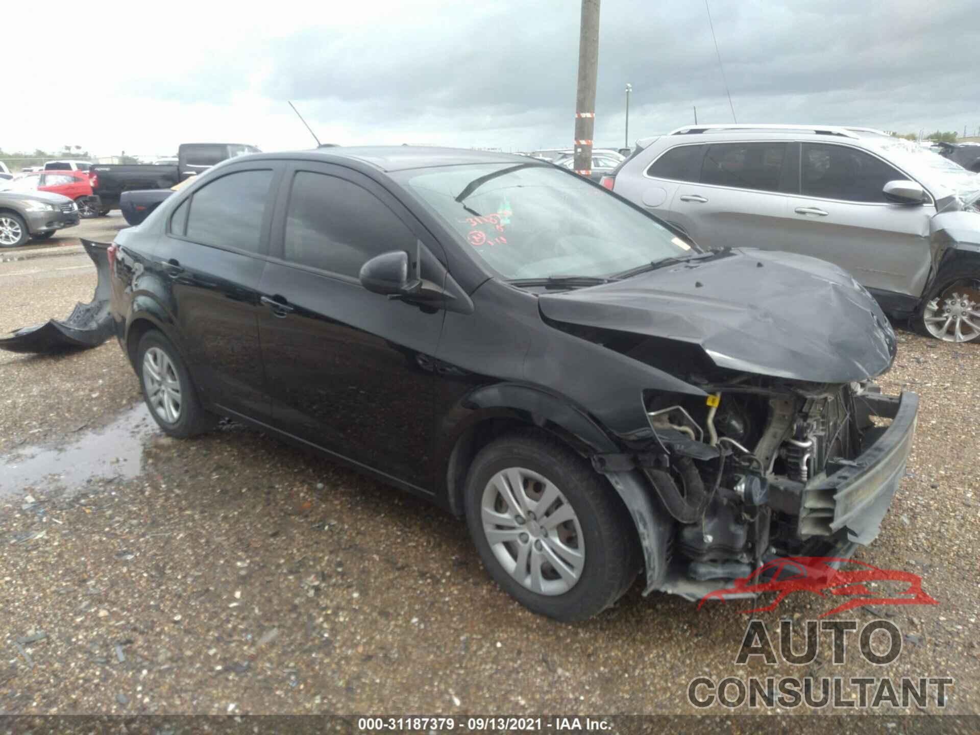 CHEVROLET SONIC 2017 - 1G1JB5SH2H4168864