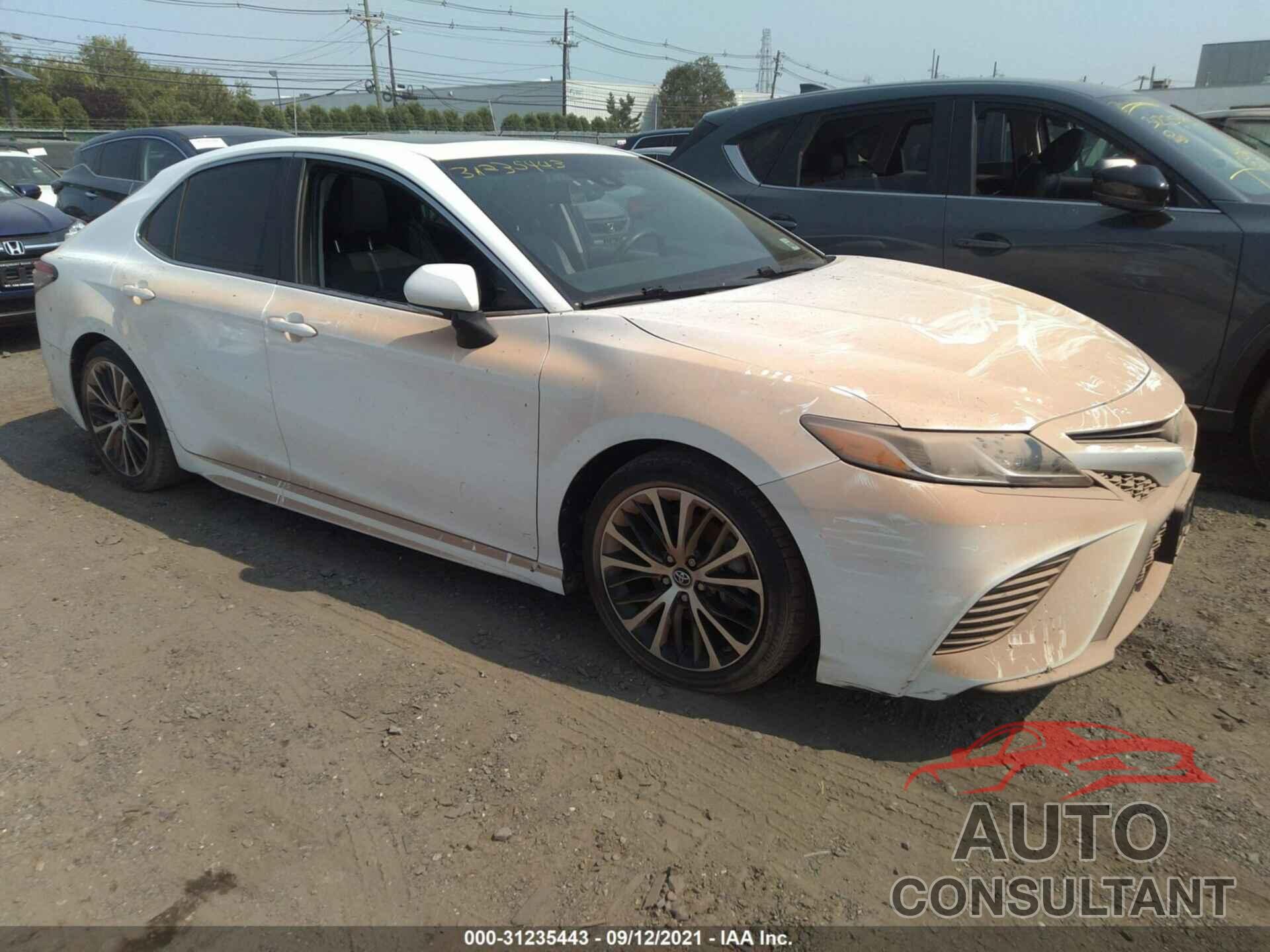 TOYOTA CAMRY 2018 - 4T1B11HK5JU078314