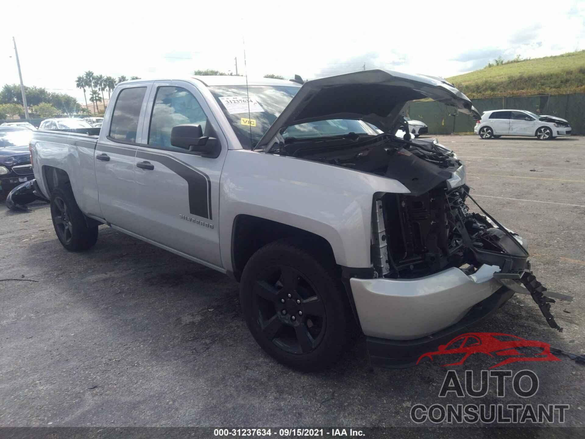 CHEVROLET SILVERADO 1500 2018 - 1GCRCPEC7JZ330791