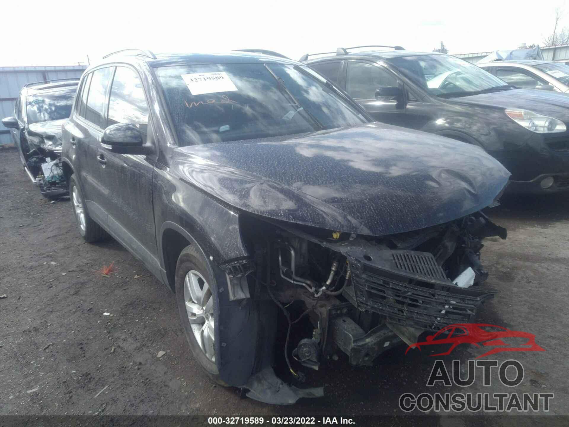 VOLKSWAGEN TIGUAN 2016 - WVGBV7AX2GW600469