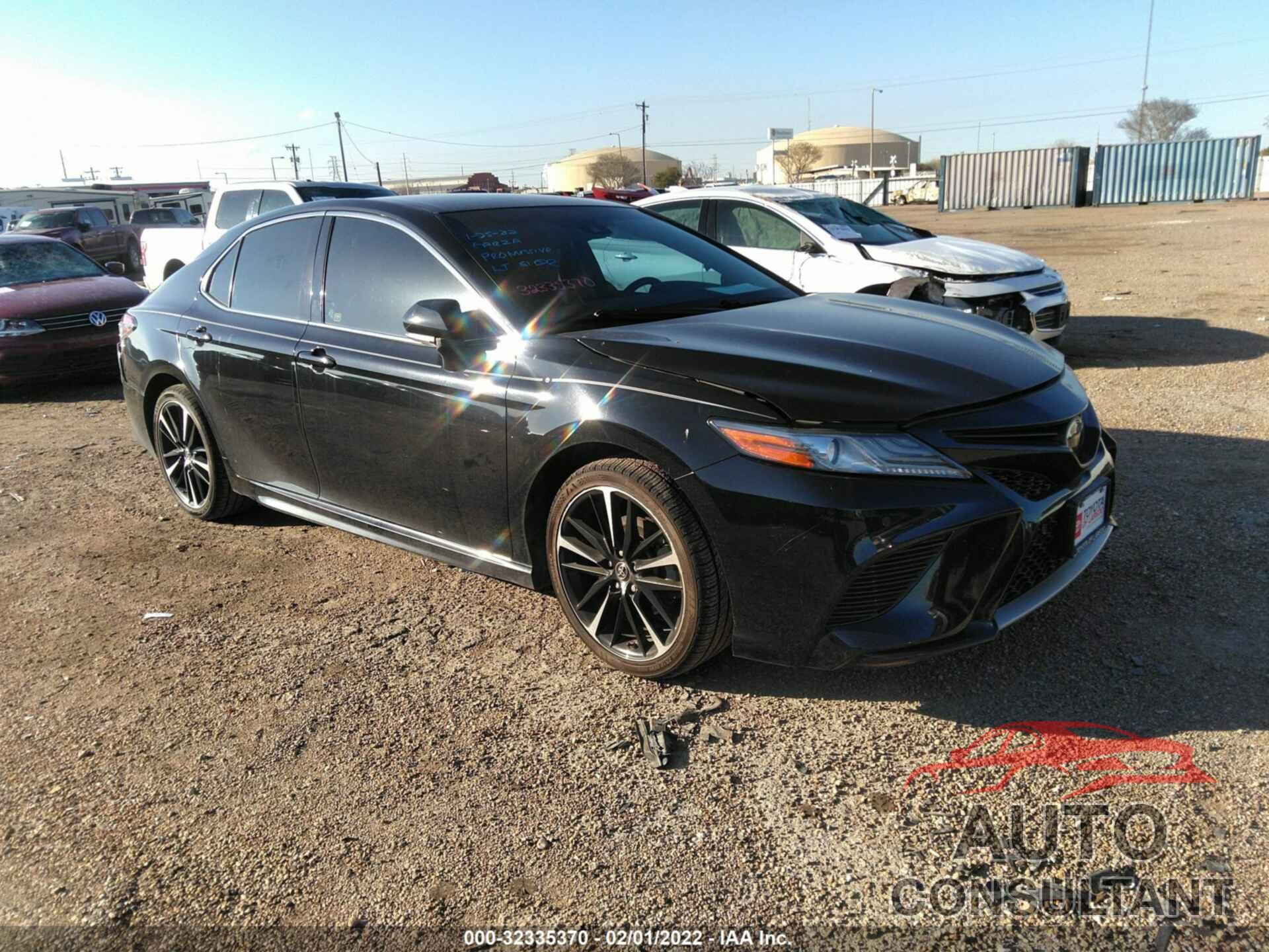 TOYOTA CAMRY 2018 - 4T1B61HK3JU159491