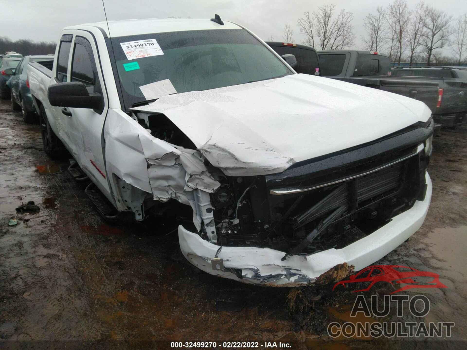 CHEVROLET SILVERADO 1500 2018 - 1GCVKREH3JZ277046