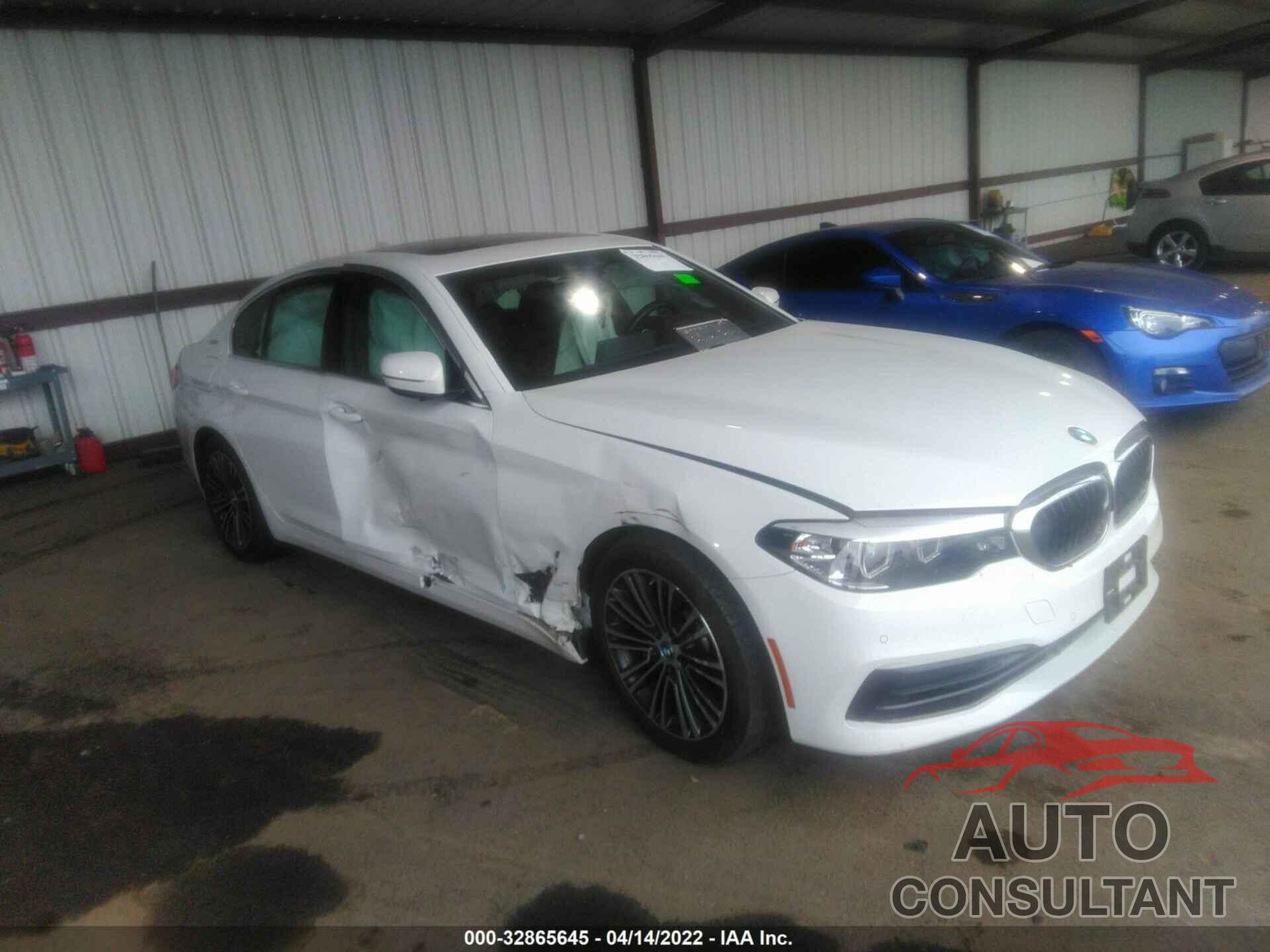 BMW 5 SERIES 2019 - WBAJA9C57KB389334