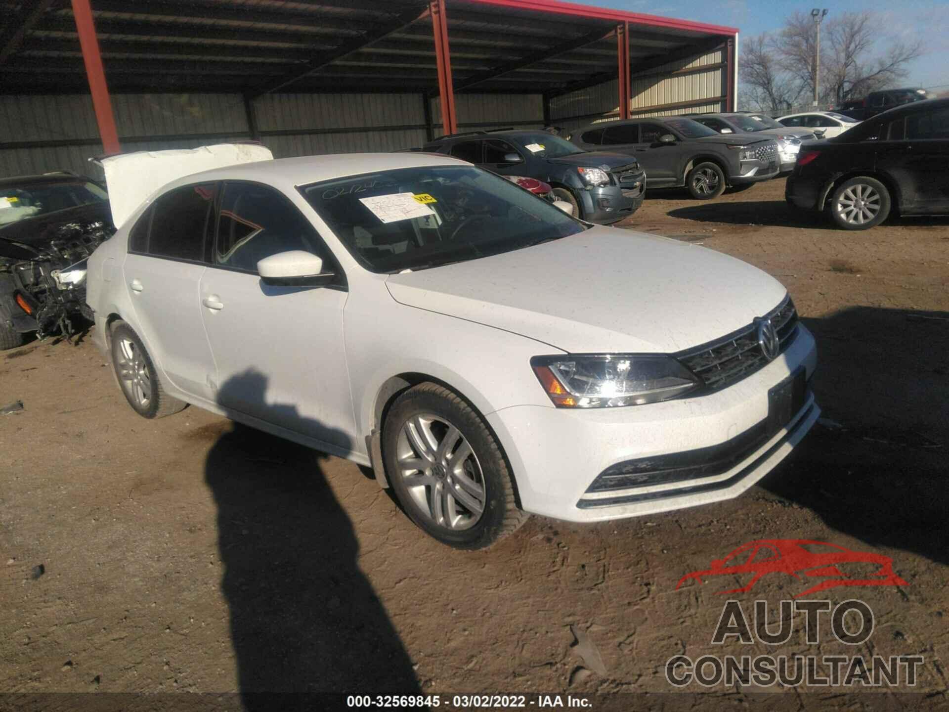 VOLKSWAGEN JETTA 2018 - 3VW2B7AJ4JM234561