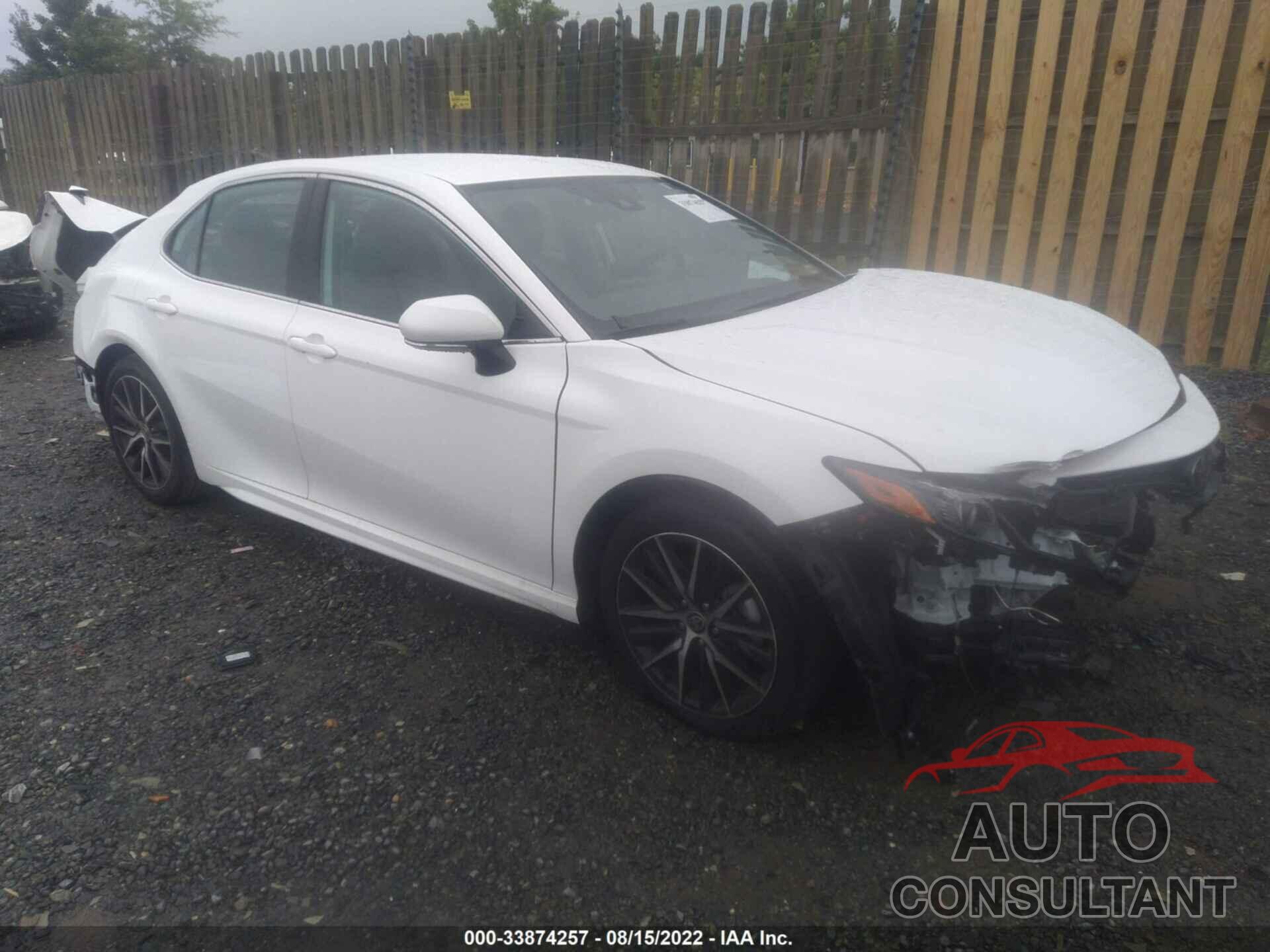 TOYOTA CAMRY 2022 - 4T1G11BK5NU048380