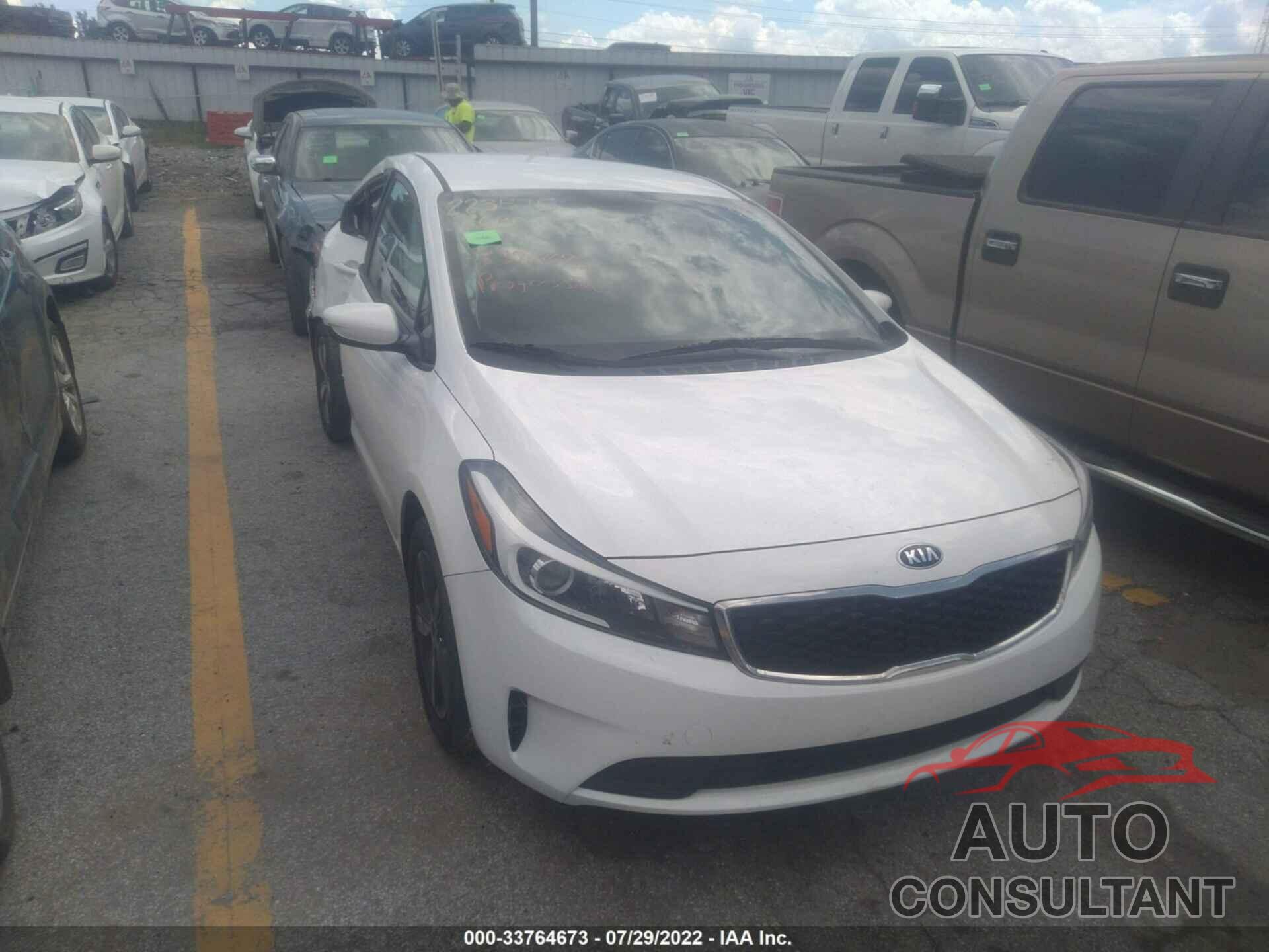 KIA FORTE 2018 - 3KPFL4A74JE240956