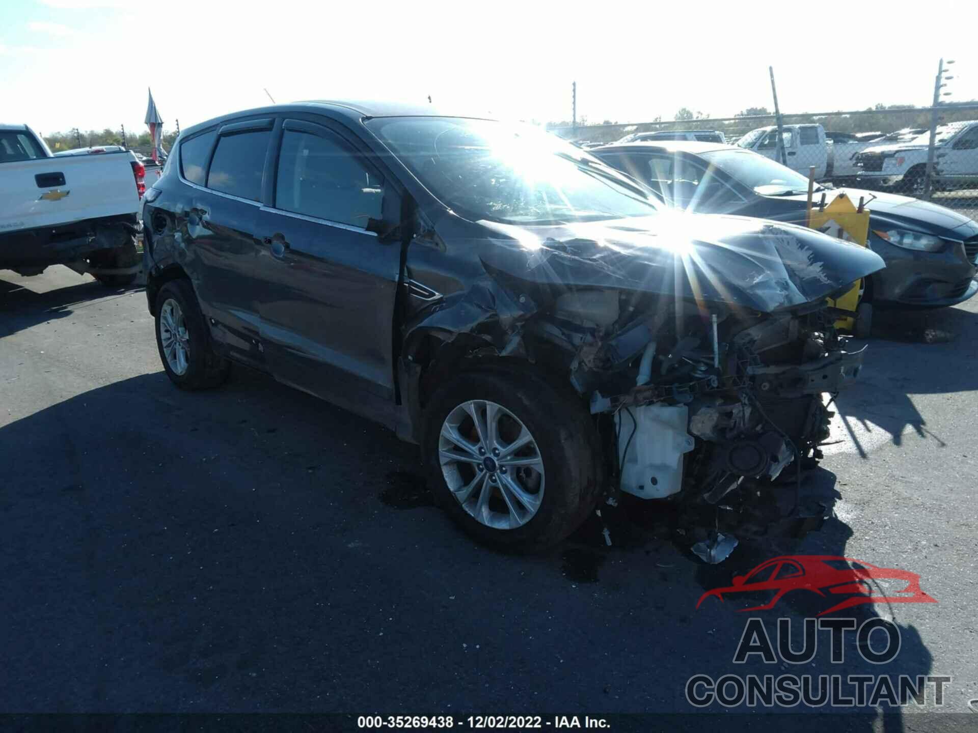 FORD ESCAPE 2017 - 1FMCU9GD5HUB03168