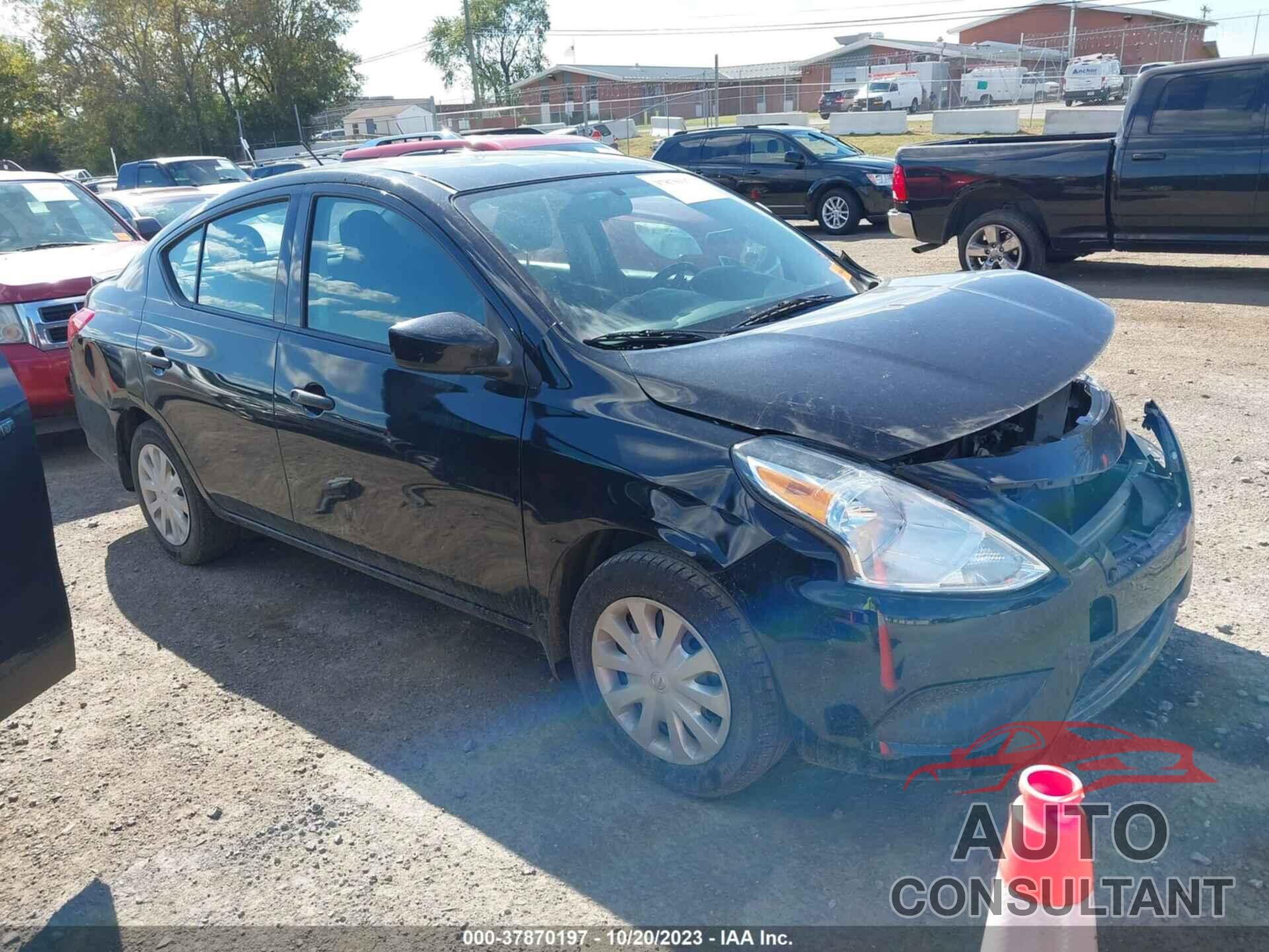 NISSAN VERSA 2018 - 3N1CN7AP4JL809513