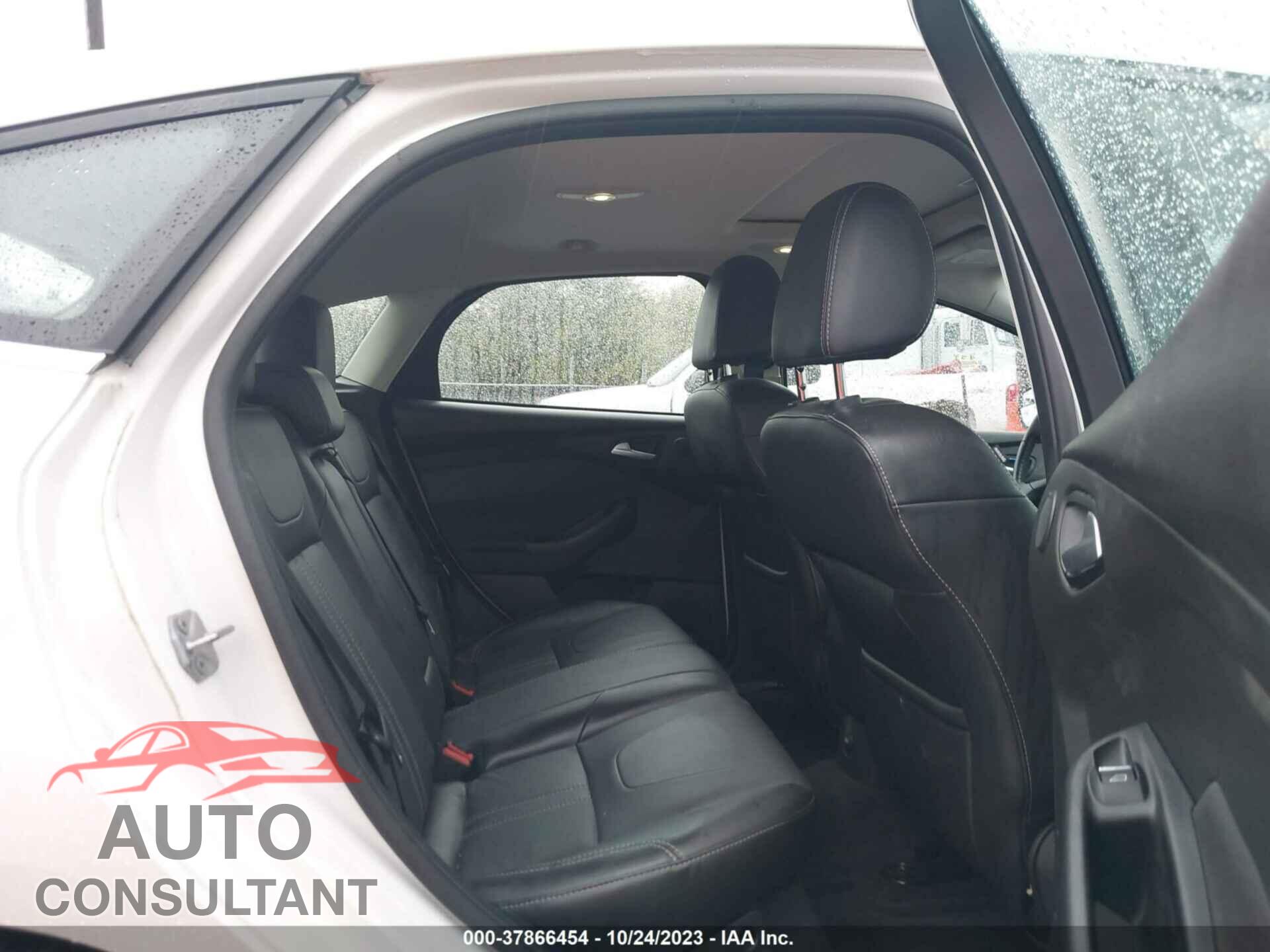 FORD FOCUS 2014 - 1FADP3N25EL254128