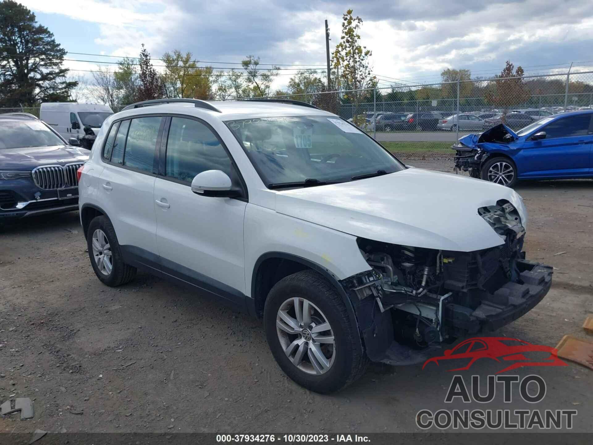 VOLKSWAGEN TIGUAN 2016 - WVGAV7AX6GW006365