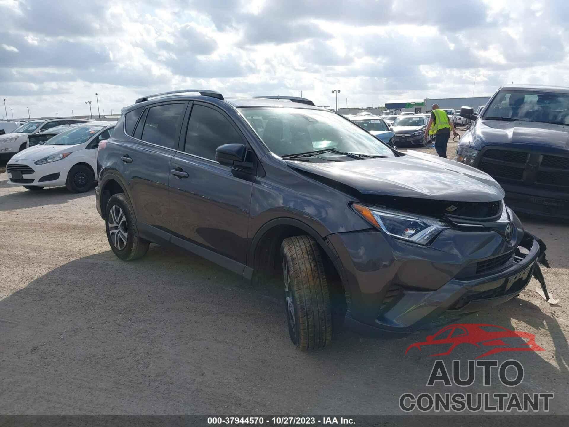 TOYOTA RAV4 2018 - JTMZFREV1JJ156610