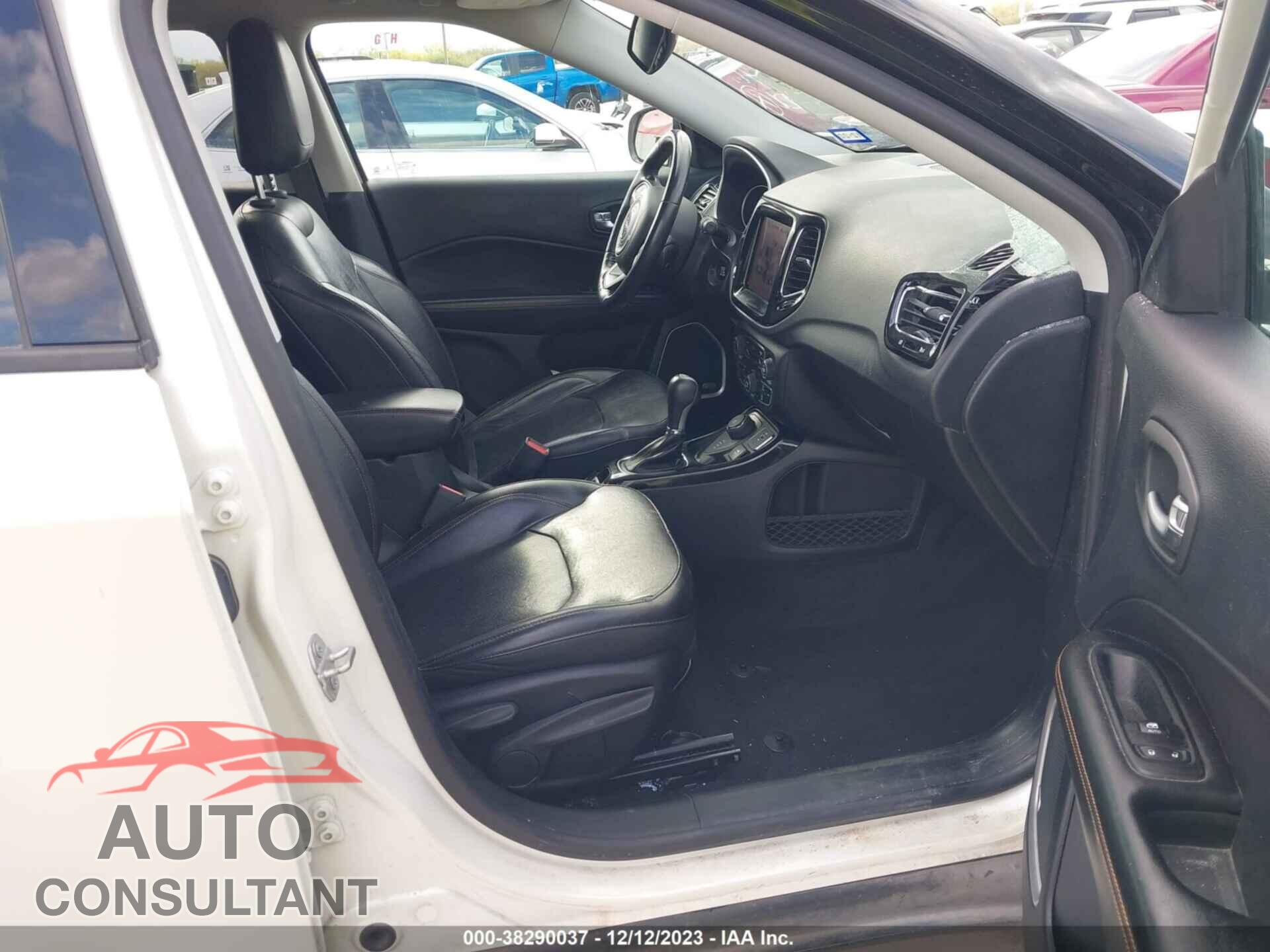 JEEP COMPASS 2018 - 3C4NJDCB5JT200769