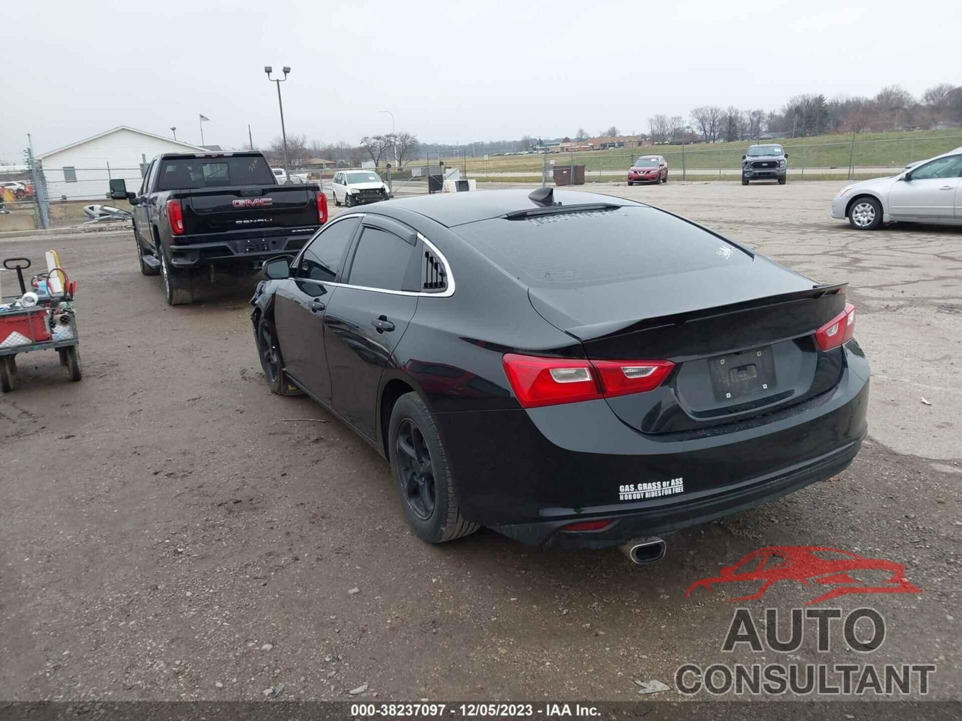 CHEVROLET MALIBU 2018 - 1G1ZB5ST7JF288502