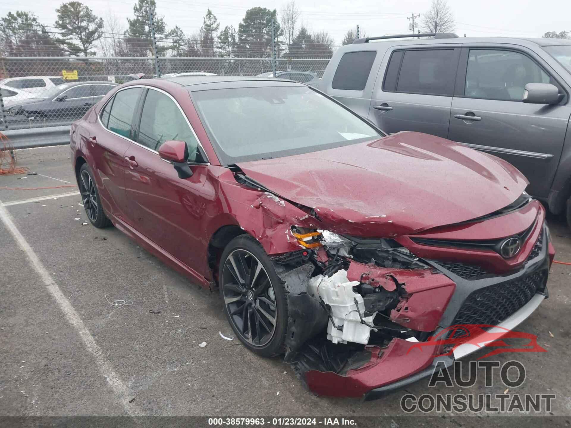 TOYOTA CAMRY 2018 - 4T1B61HK9JU532517