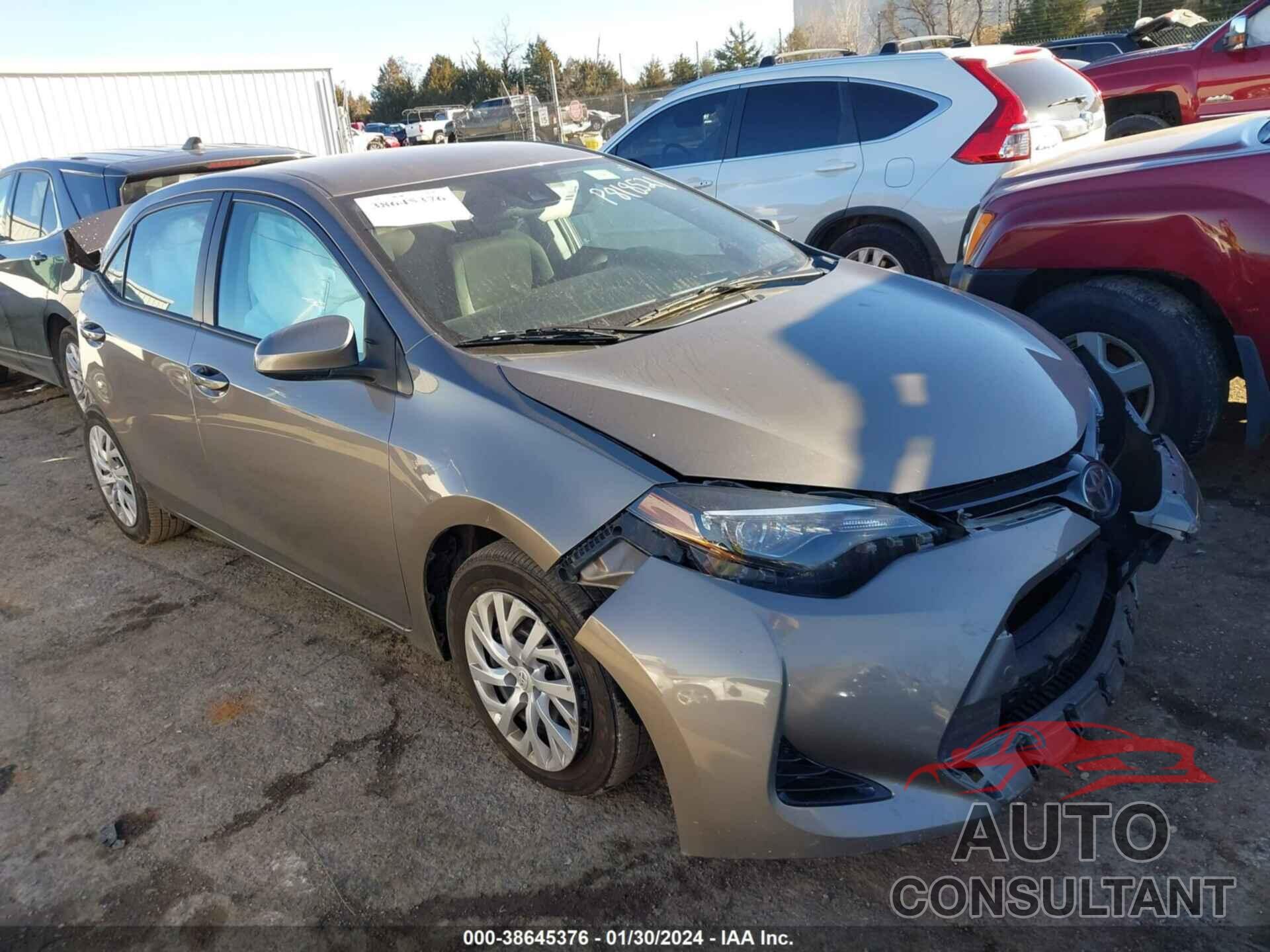 TOYOTA COROLLA 2018 - 5YFBURHE6JP818521