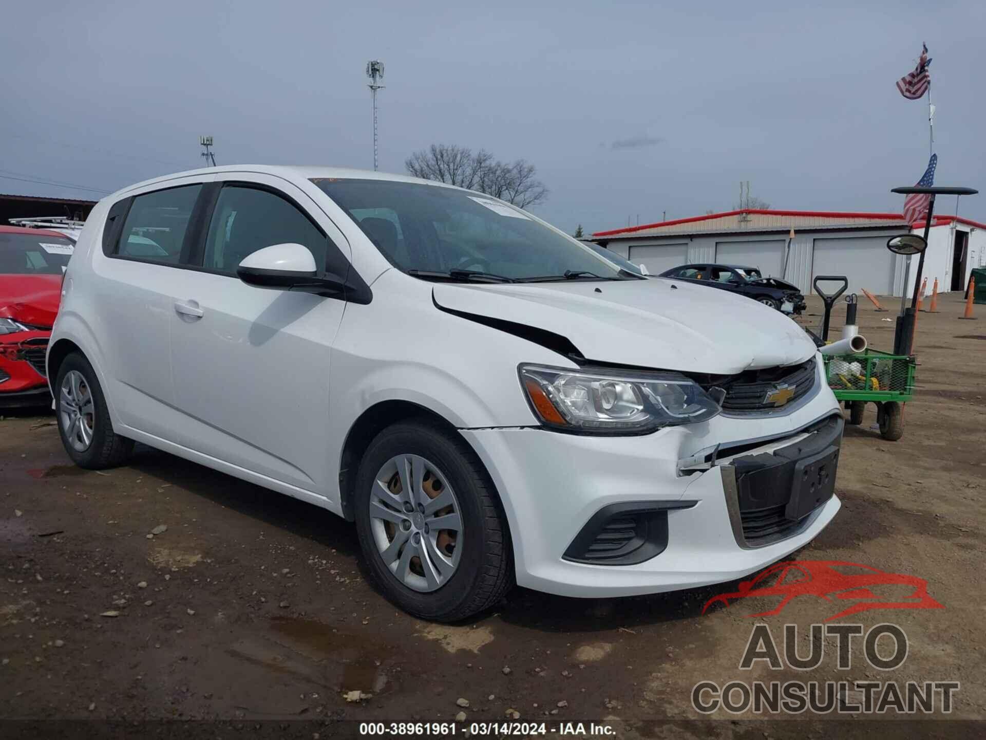 CHEVROLET SONIC 2017 - 1G1JG6SH9H4153432