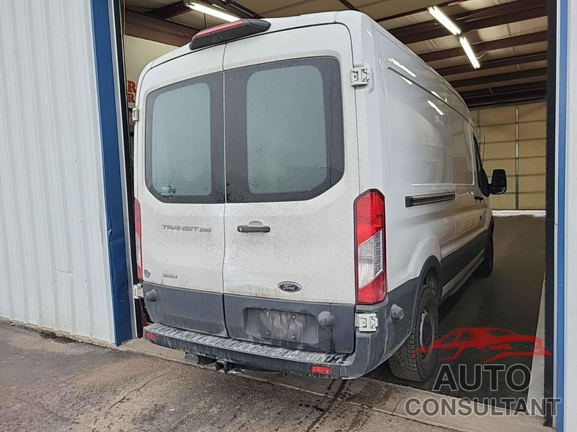 FORD TRANSIT-250 2018 - 1FTYR2CG7JKA60487