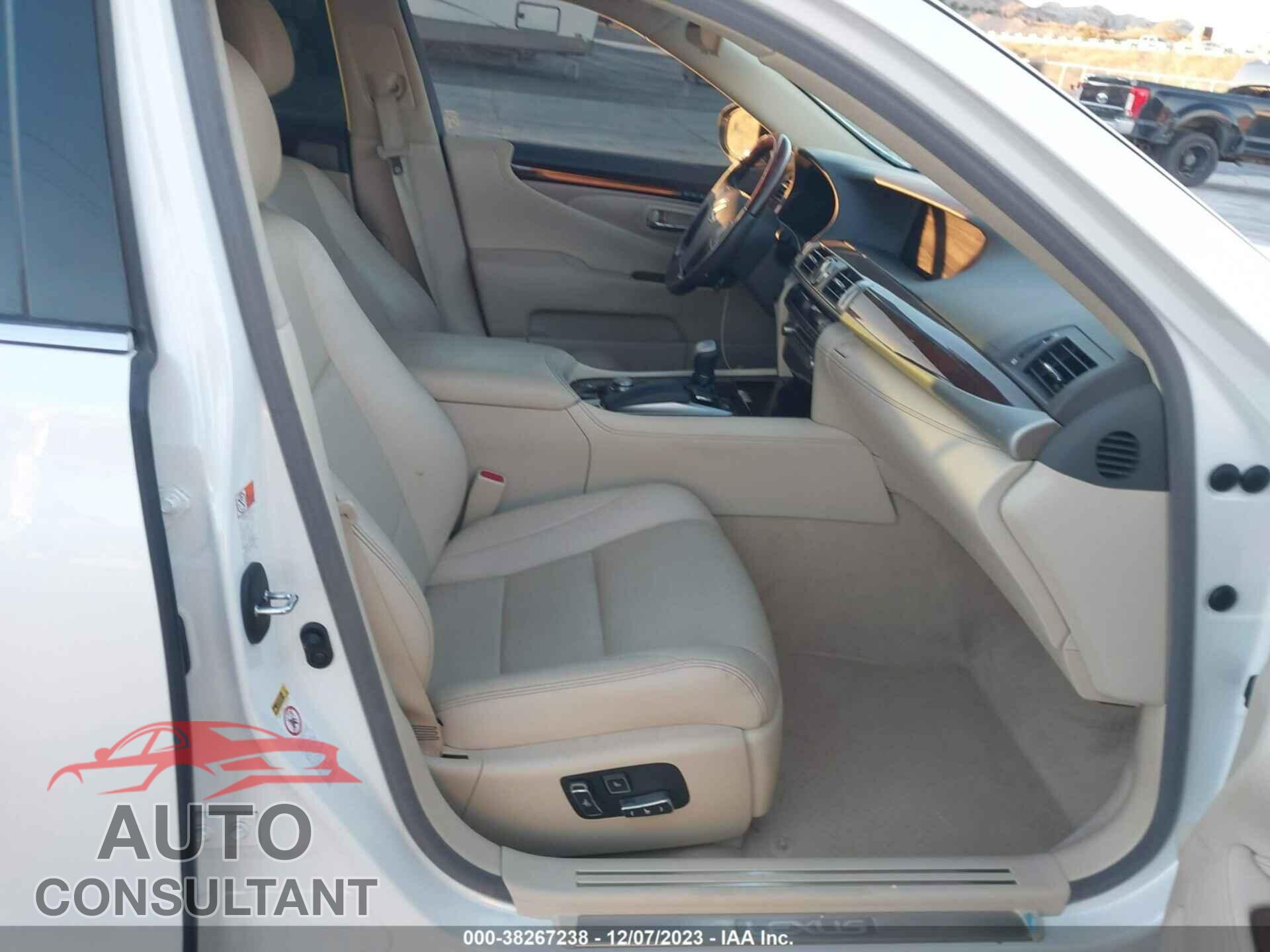LEXUS LS 460 2015 - JTHBL5EF0F5138903