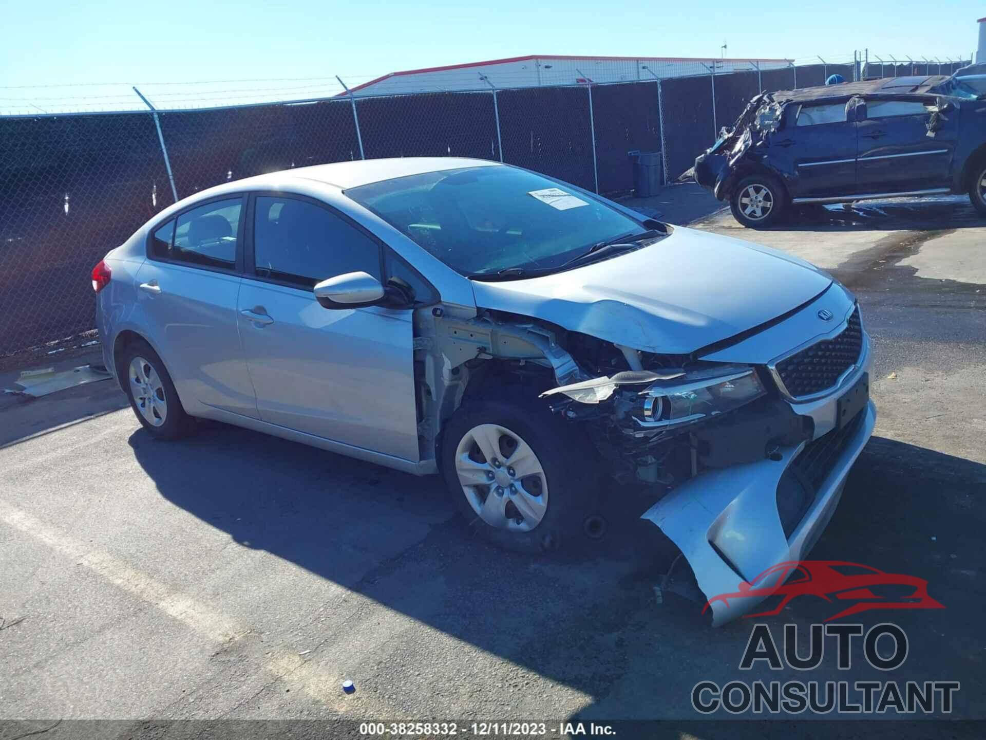 KIA FORTE 2018 - 3KPFK4A76JE195568