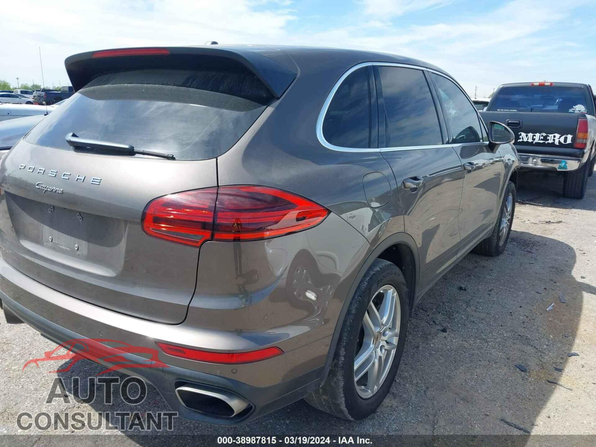 PORSCHE CAYENNE 2016 - WP1AA2A22GLA05561