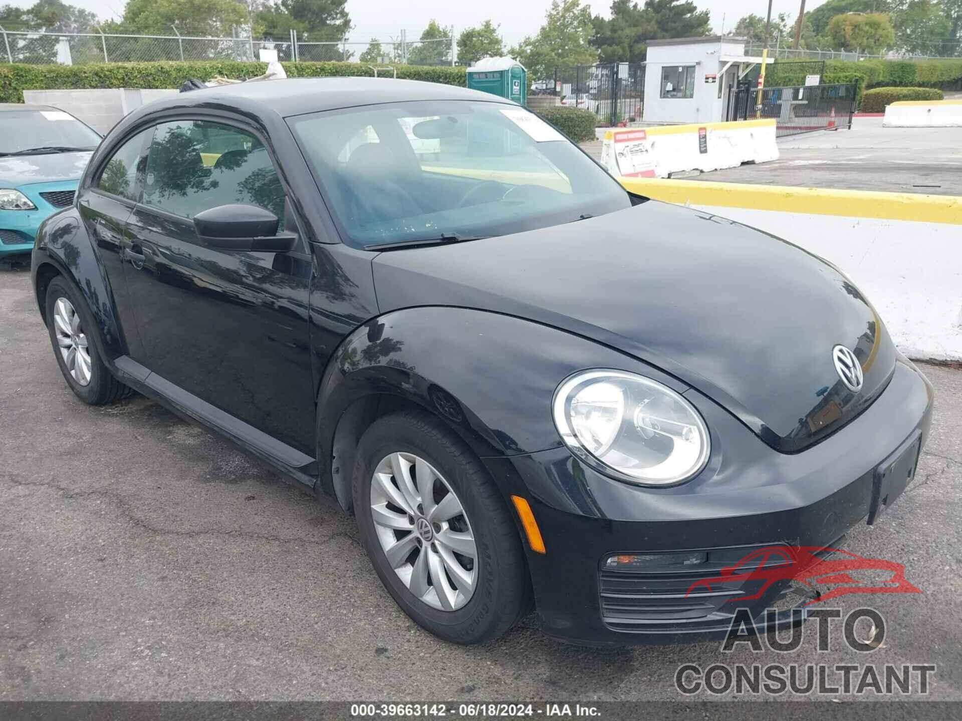 VOLKSWAGEN BEETLE 2017 - 3VWF17AT5HM622821