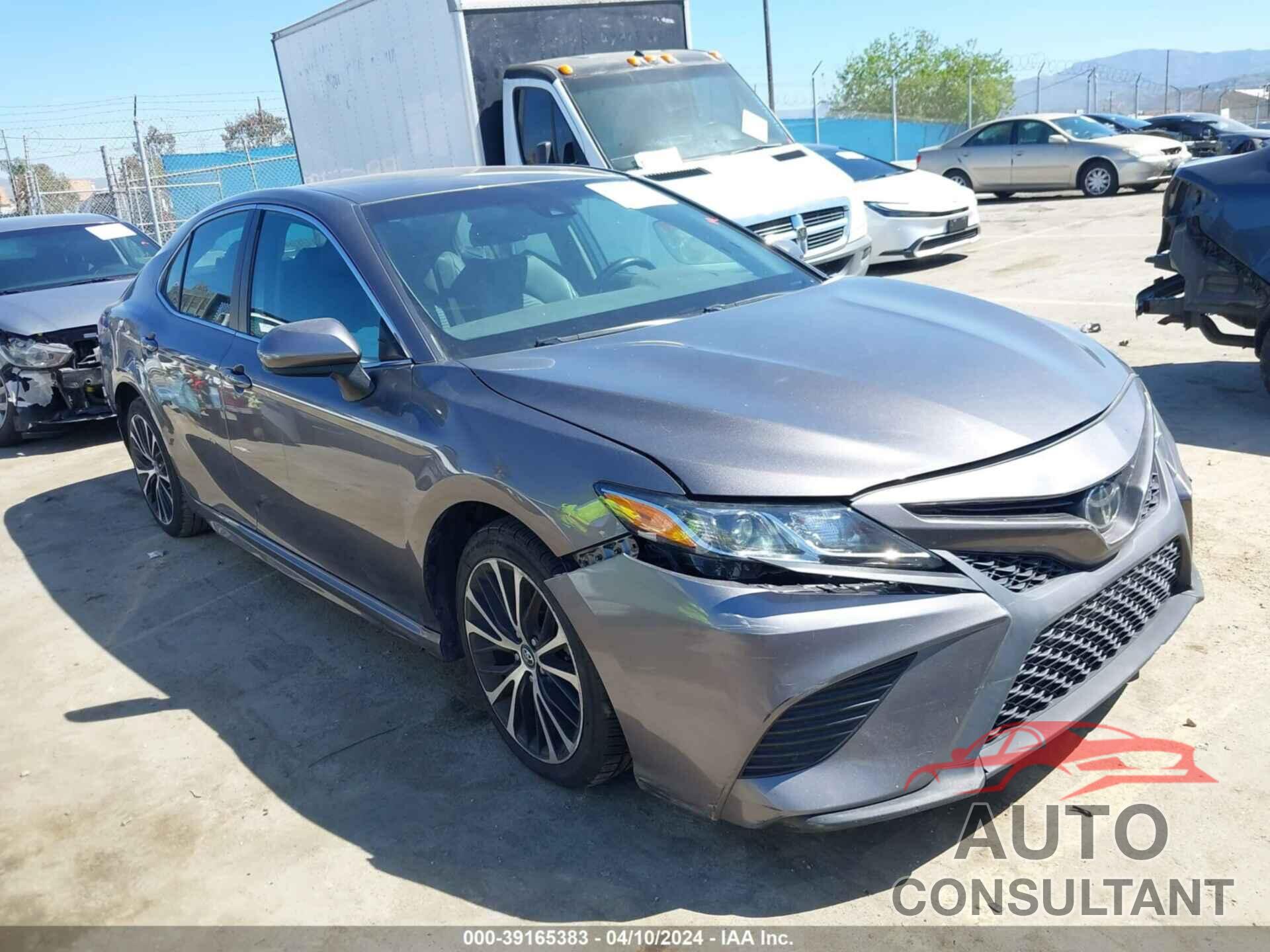 TOYOTA CAMRY 2018 - 4T1B11HK9JU634253