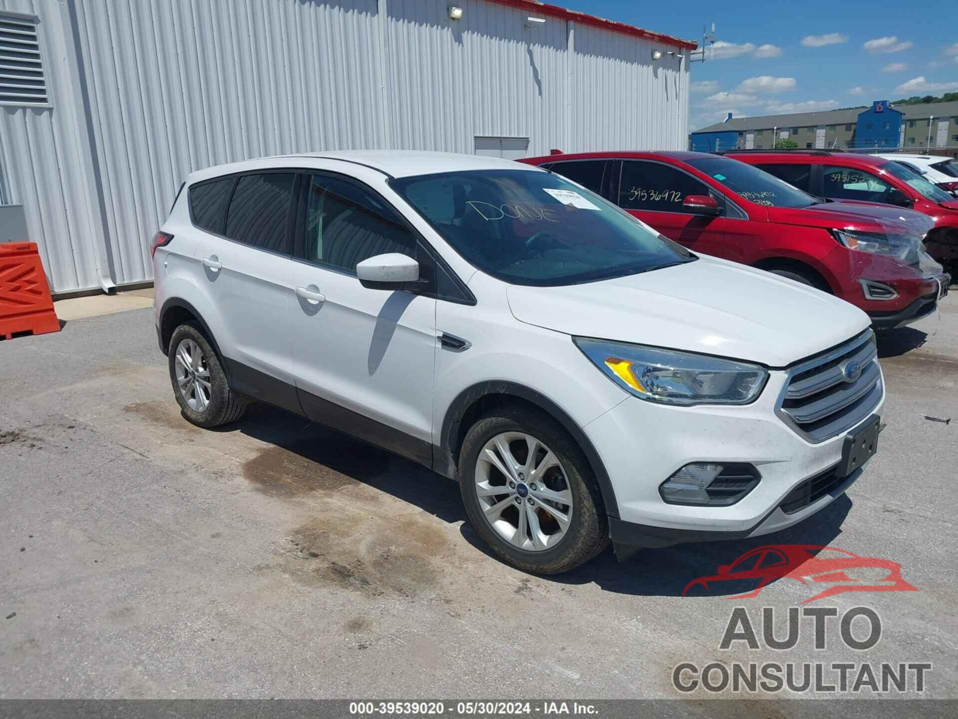 FORD ESCAPE 2017 - 1FMCU0GD2HUC39771