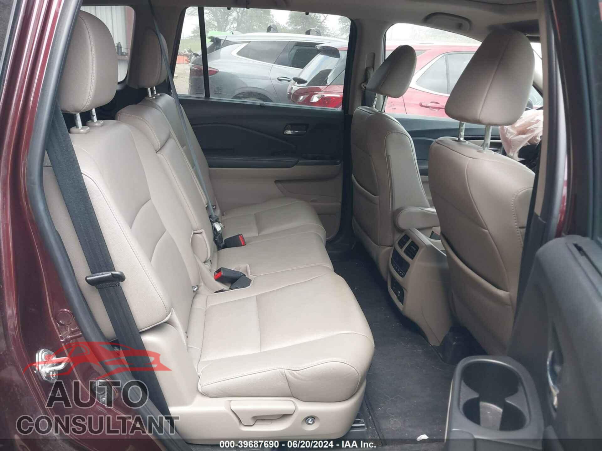 HONDA PILOT 2017 - 5FNYF5H92HB039204