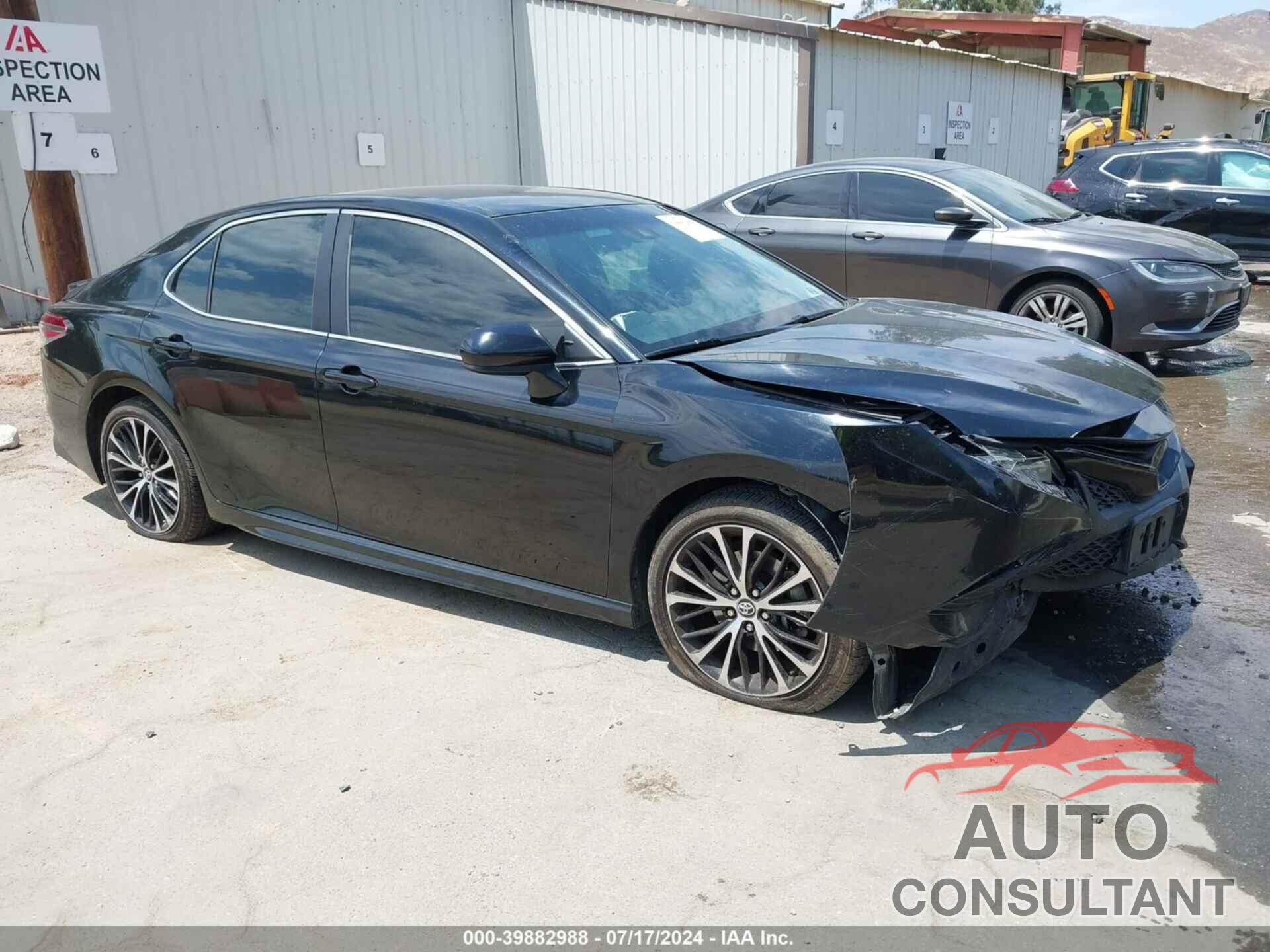 TOYOTA CAMRY 2018 - 4T1B11HK8JU083247