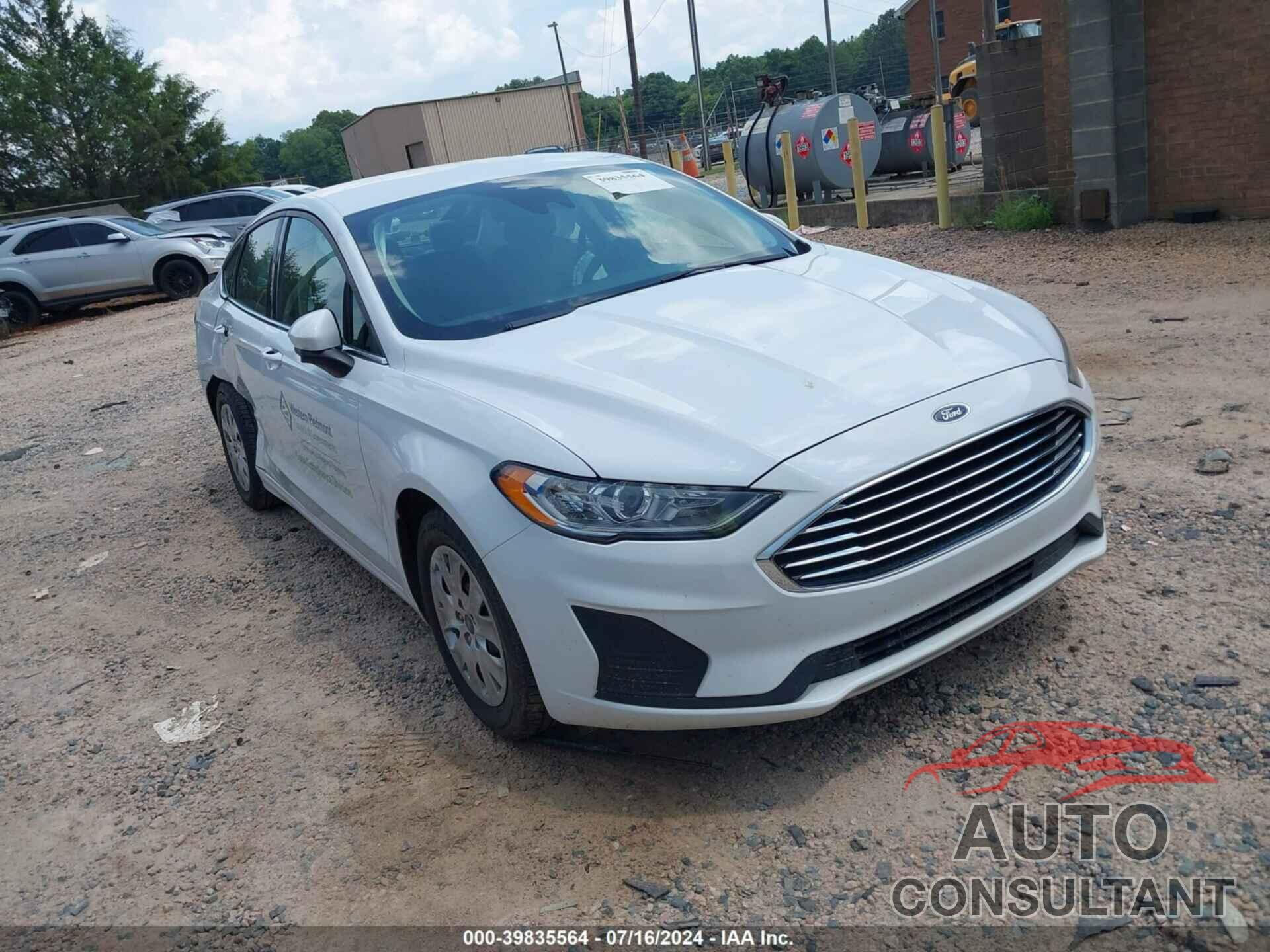 FORD FUSION 2019 - 3FA6P0G71KR239316