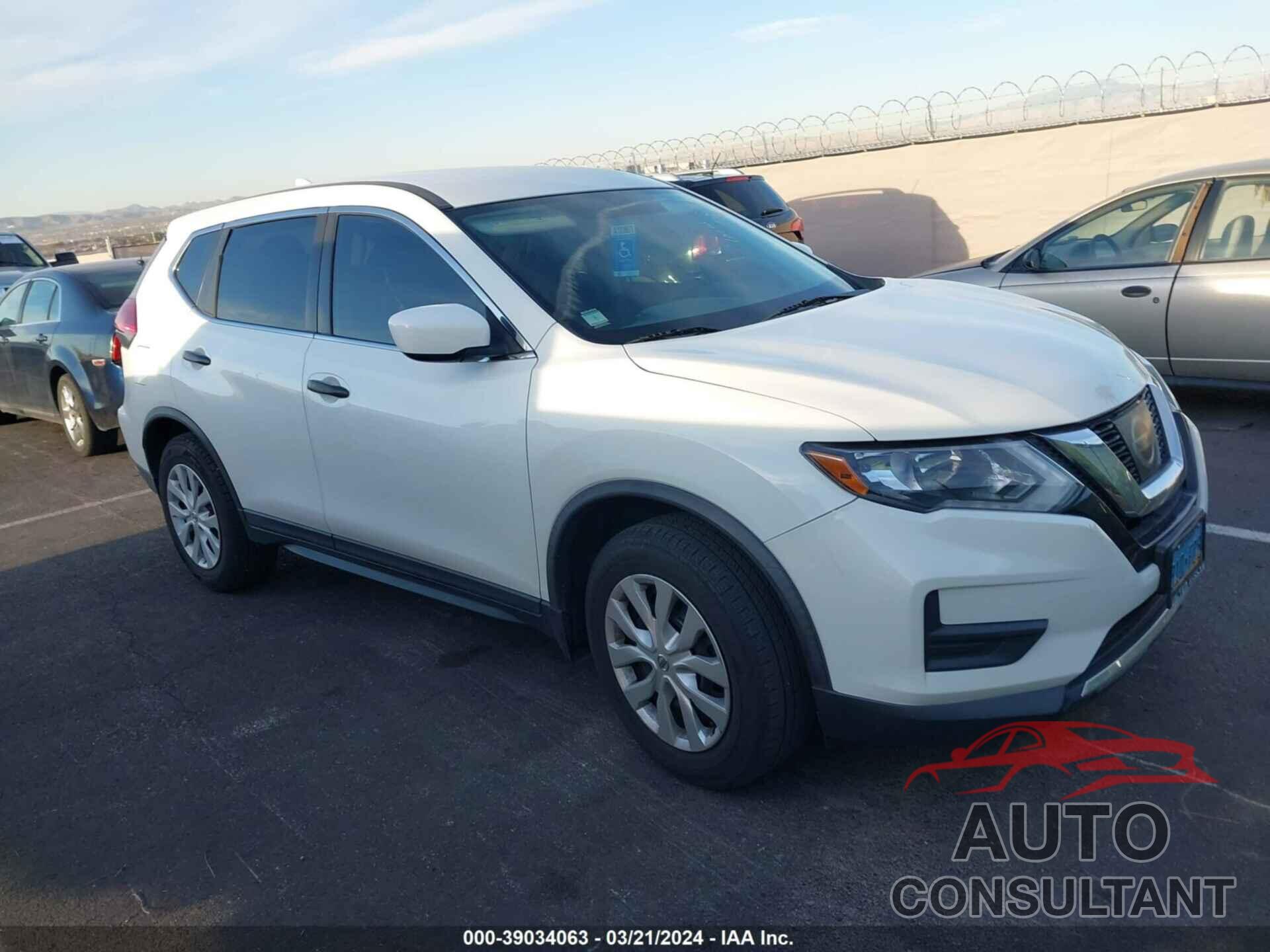 NISSAN ROGUE 2017 - KNMAT2MV3HP600463