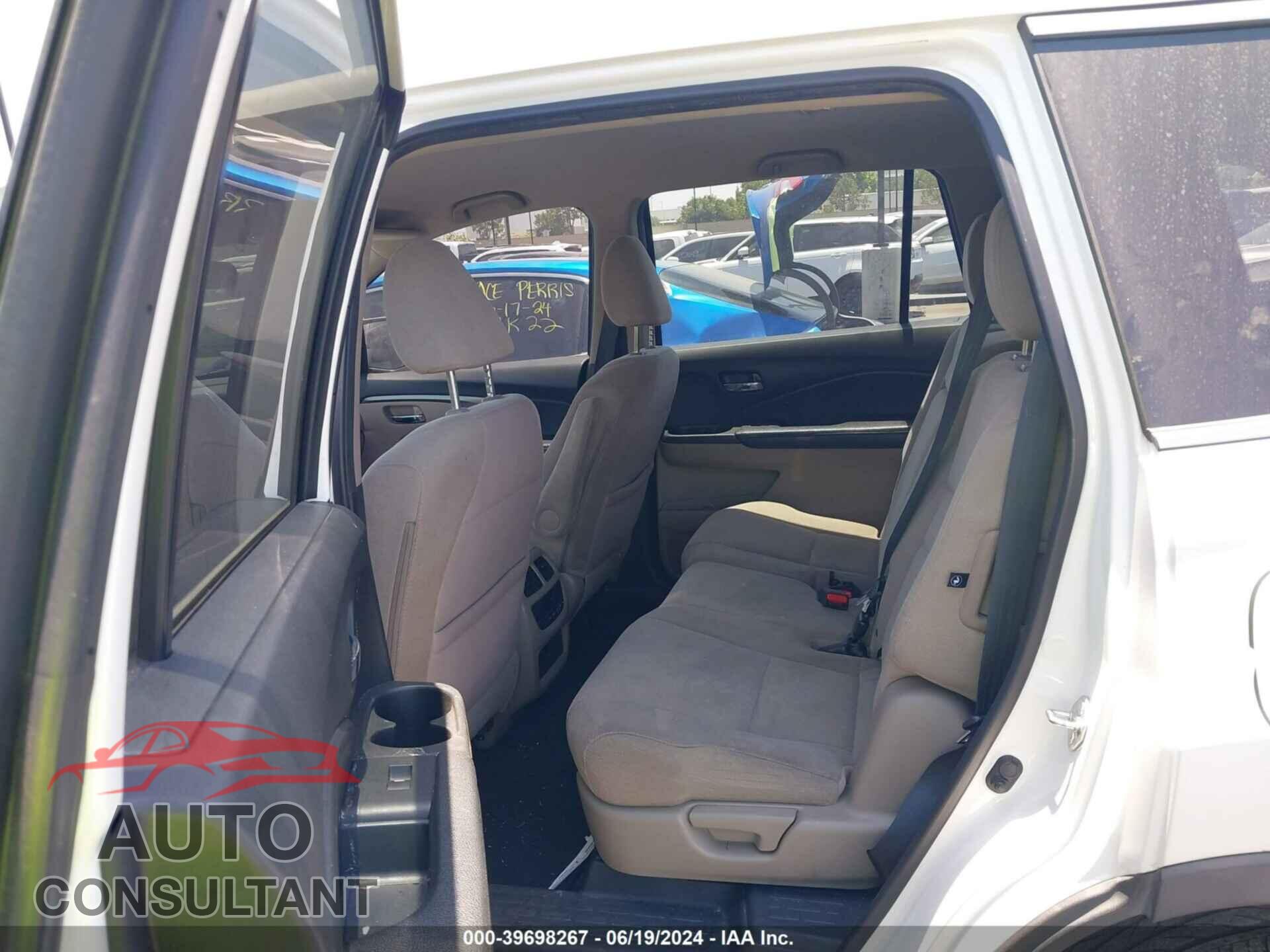 HONDA PILOT 2017 - 5FNYF5H39HB032309