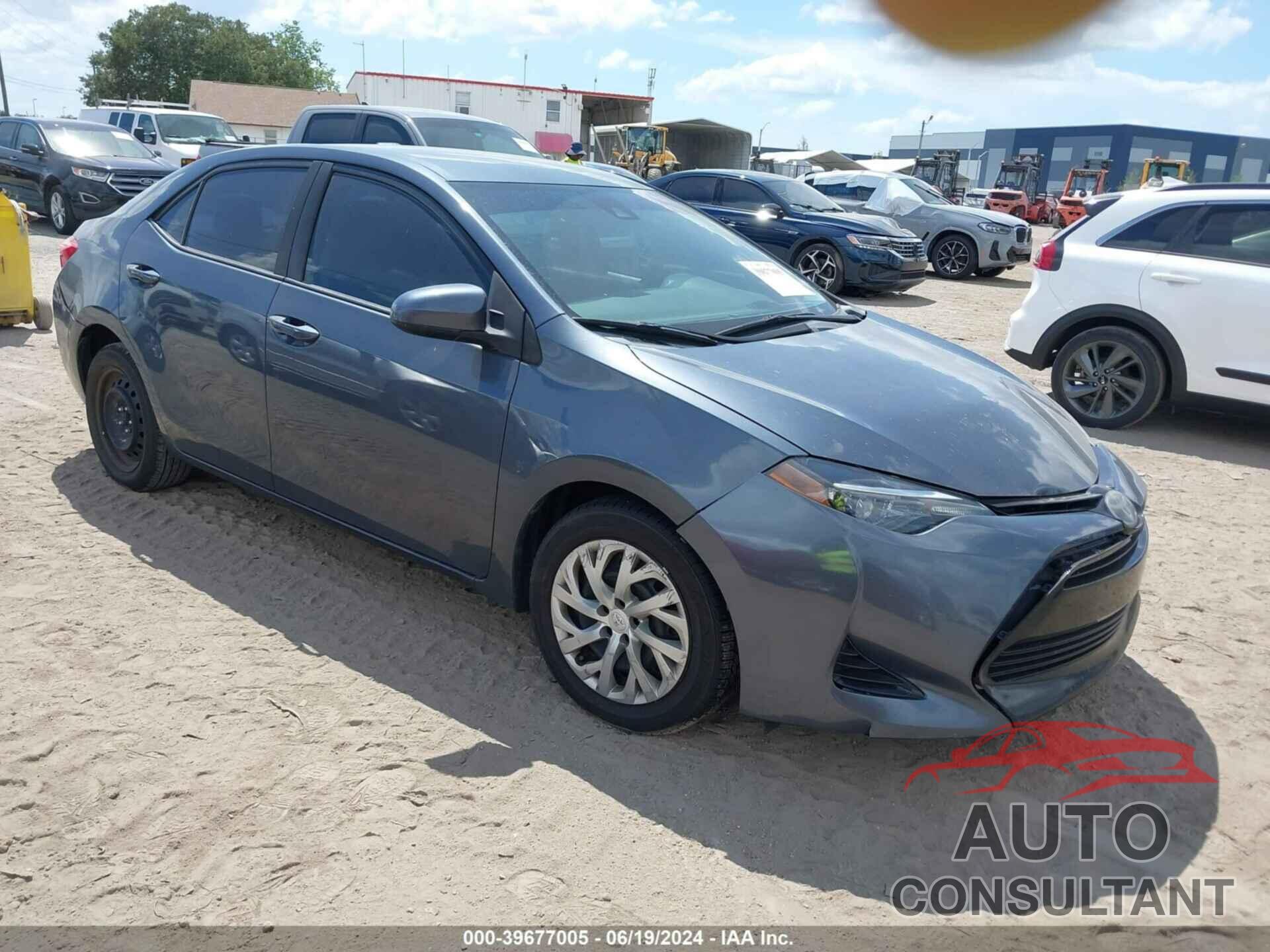 TOYOTA COROLLA 2018 - 5YFBURHE2JP839723