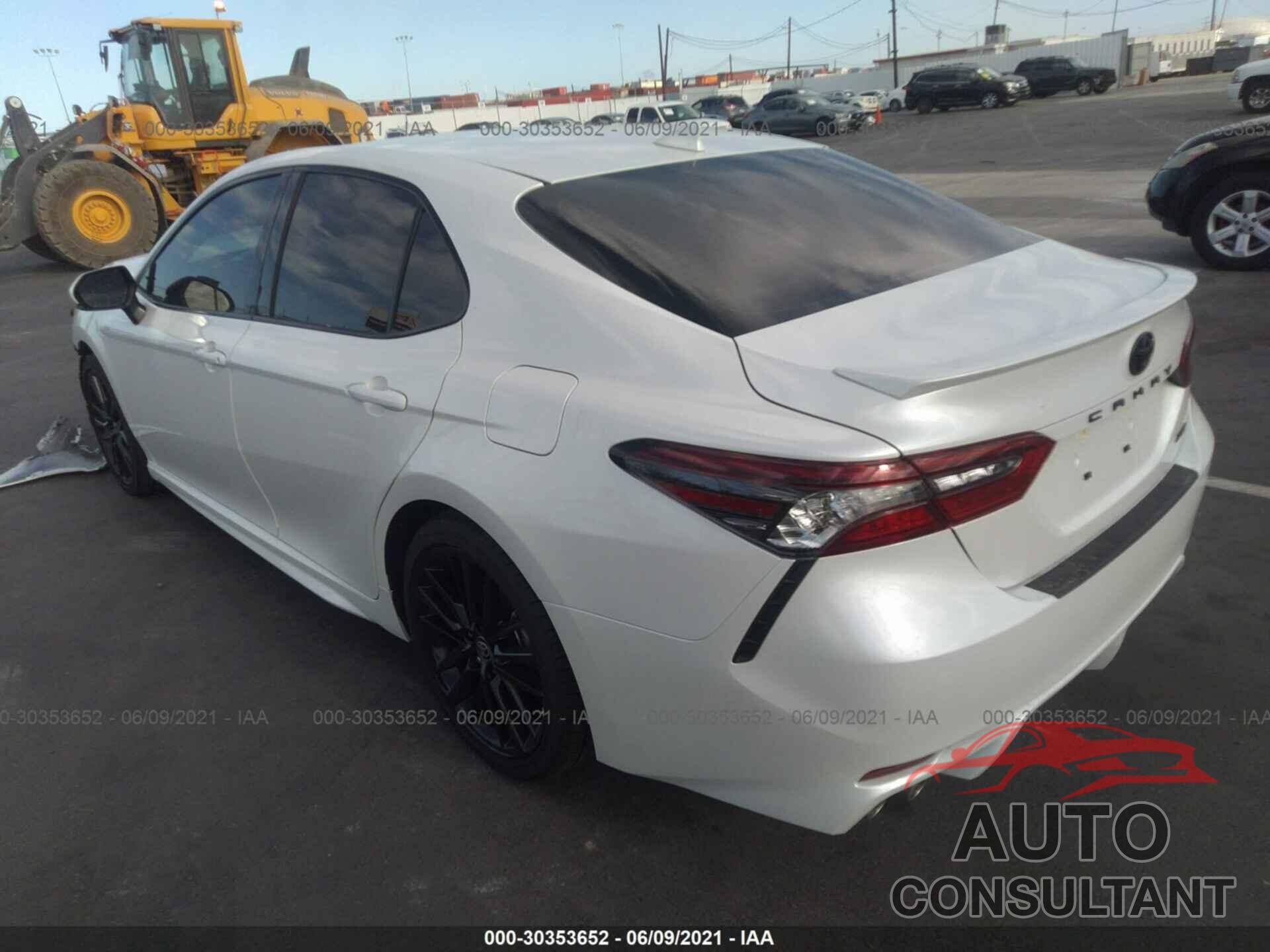 TOYOTA CAMRY 2021 - 4T1K61AK7MU421771