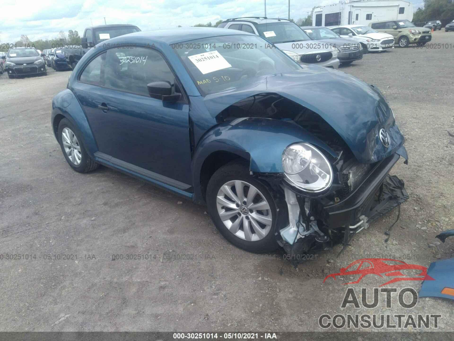 VOLKSWAGEN BEETLE 2017 - 3VWF17AT8HM630184