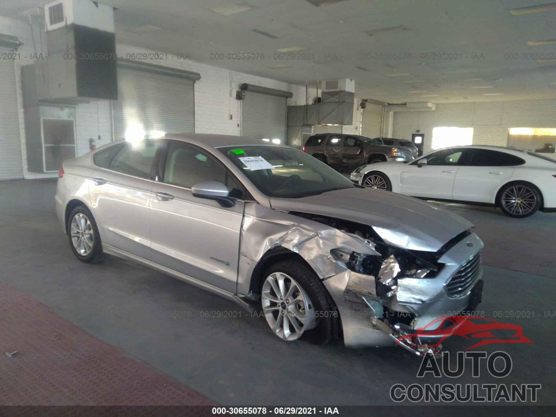 FORD FUSION HYBRID 2019 - 3FA6P0LUXKR216533