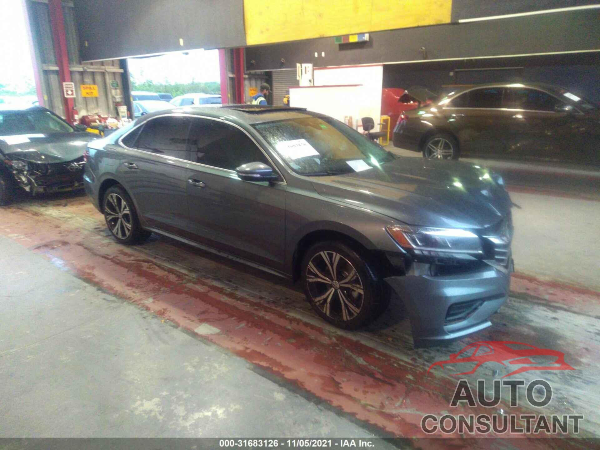 VOLKSWAGEN PASSAT 2021 - 1VWSA7A32MC017598