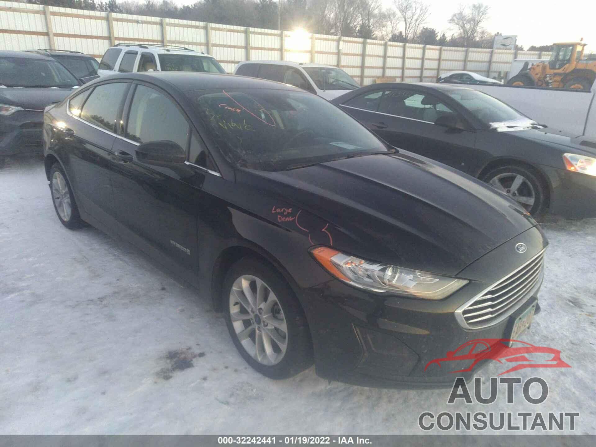 FORD FUSION HYBRID 2019 - 3FA6P0LU4KR283905