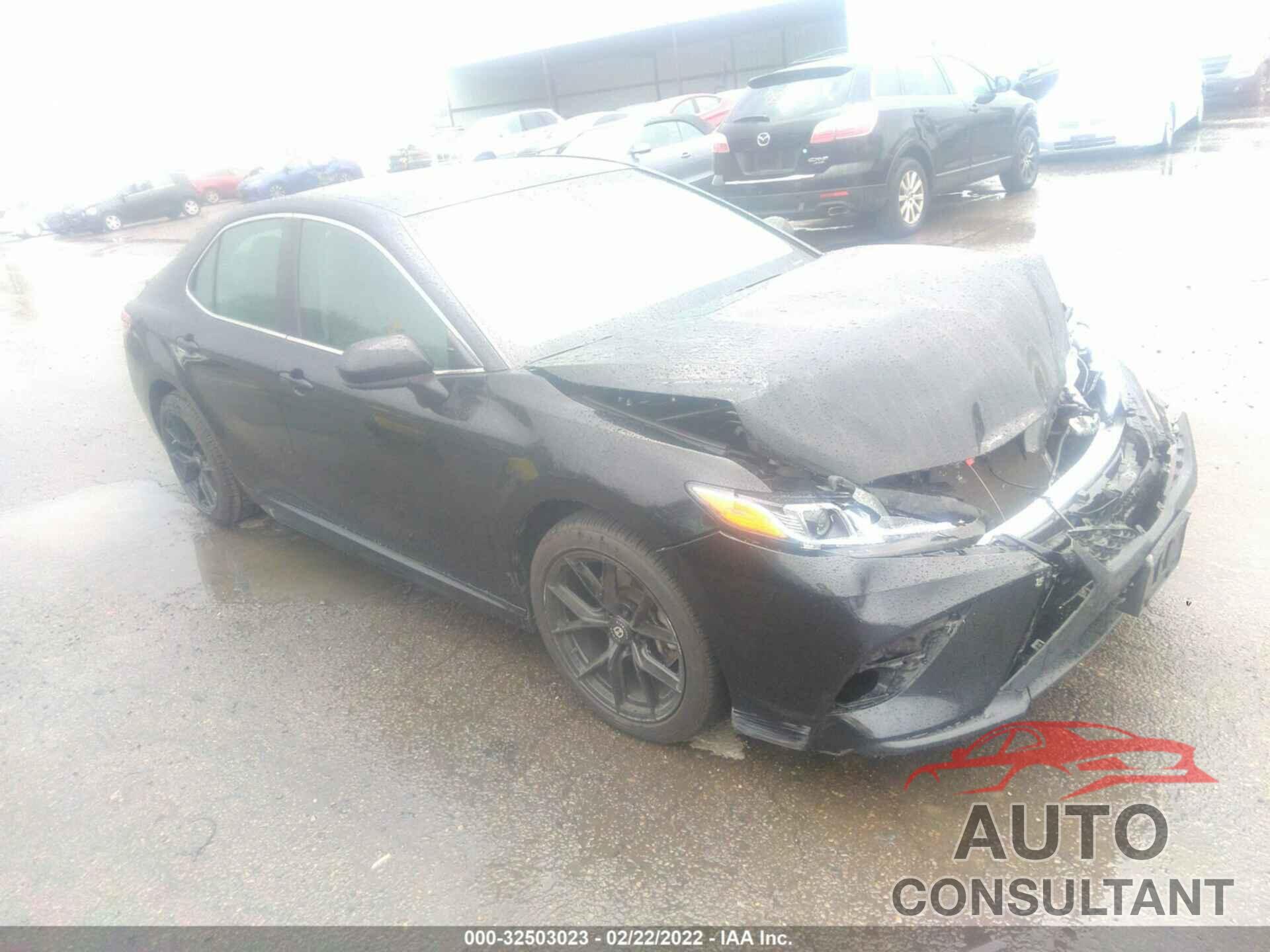 TOYOTA CAMRY 2018 - 4T1B11HK6JU122126