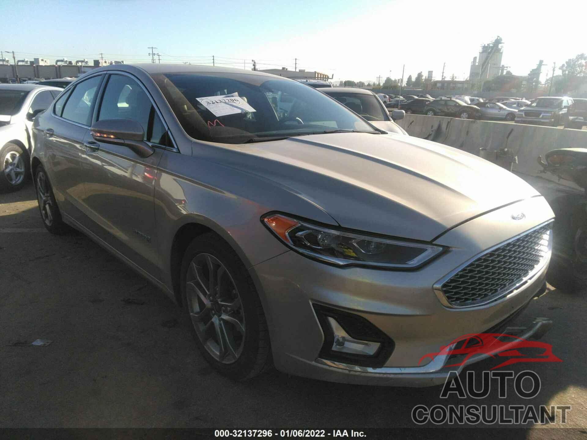 FORD FUSION HYBRID 2019 - 3FA6P0RU6KR235541