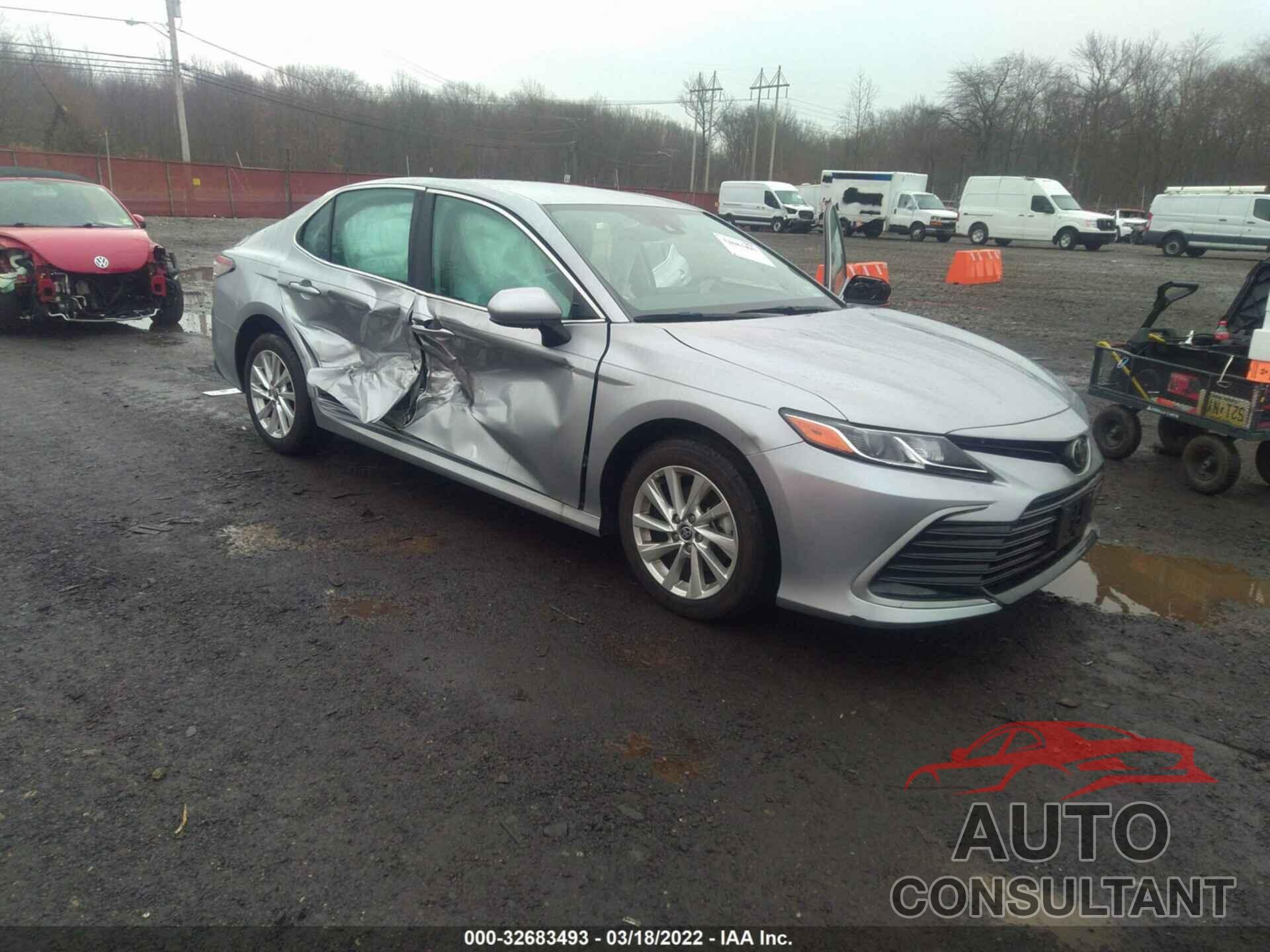 TOYOTA CAMRY 2021 - 4T1C11BK7MU023753