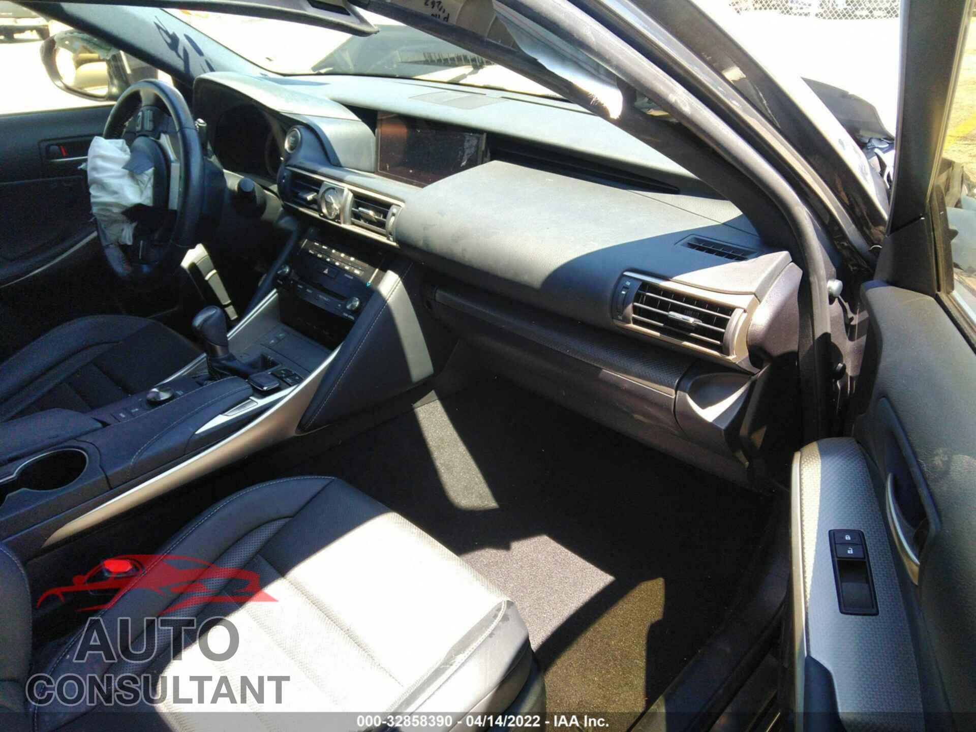 LEXUS IS 2017 - JTHBA1D24H5047388