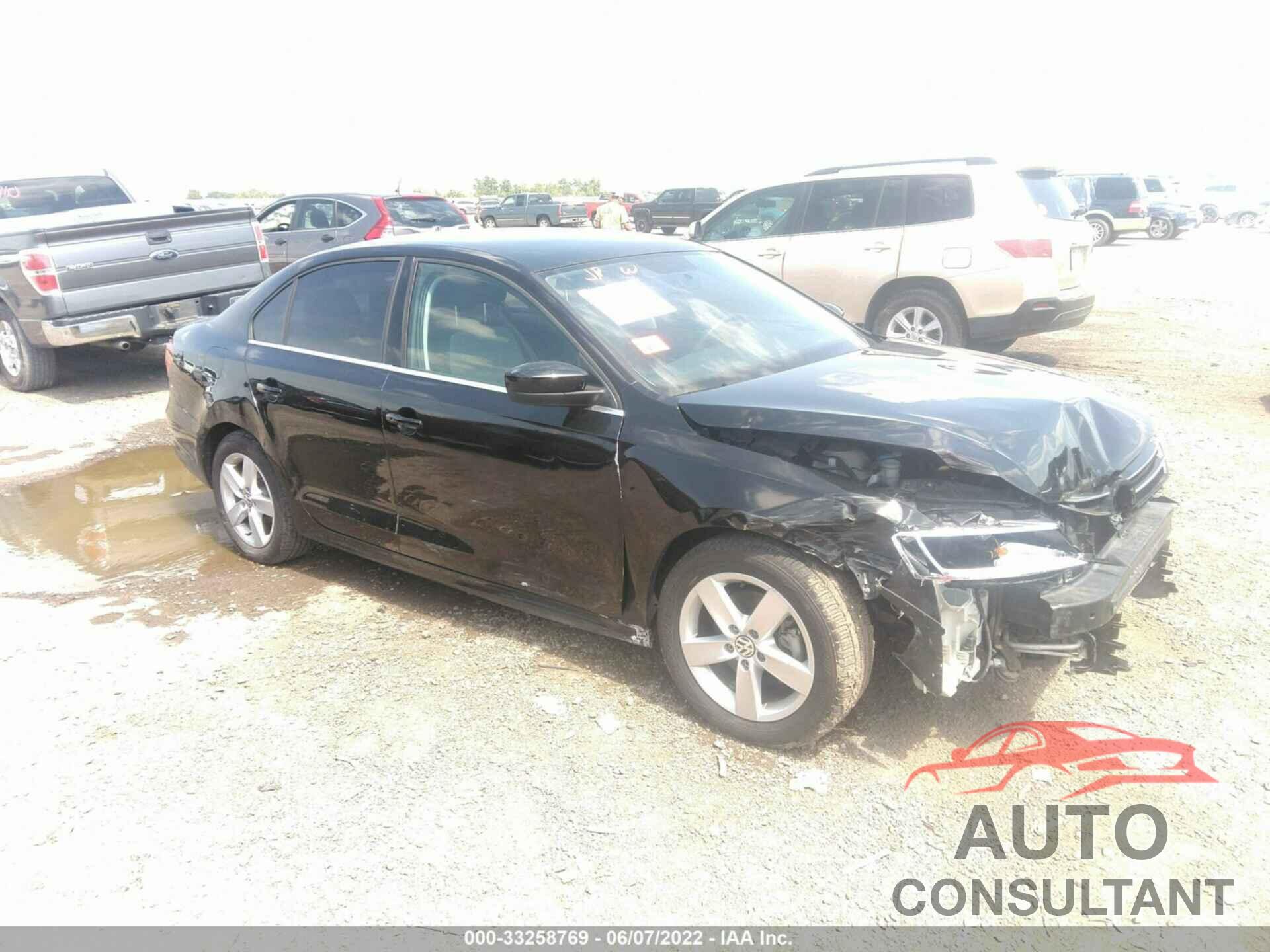 VOLKSWAGEN JETTA 2017 - 3VW2B7AJ7HM302314