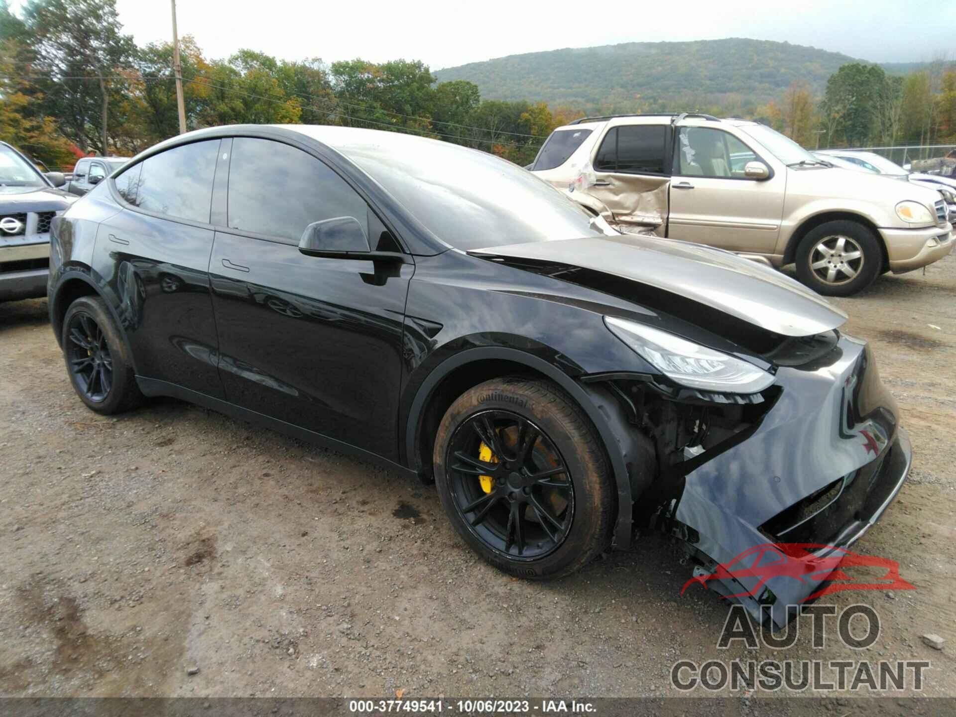 TESLA MODEL Y 2021 - 5YJYGDEE7MF300314