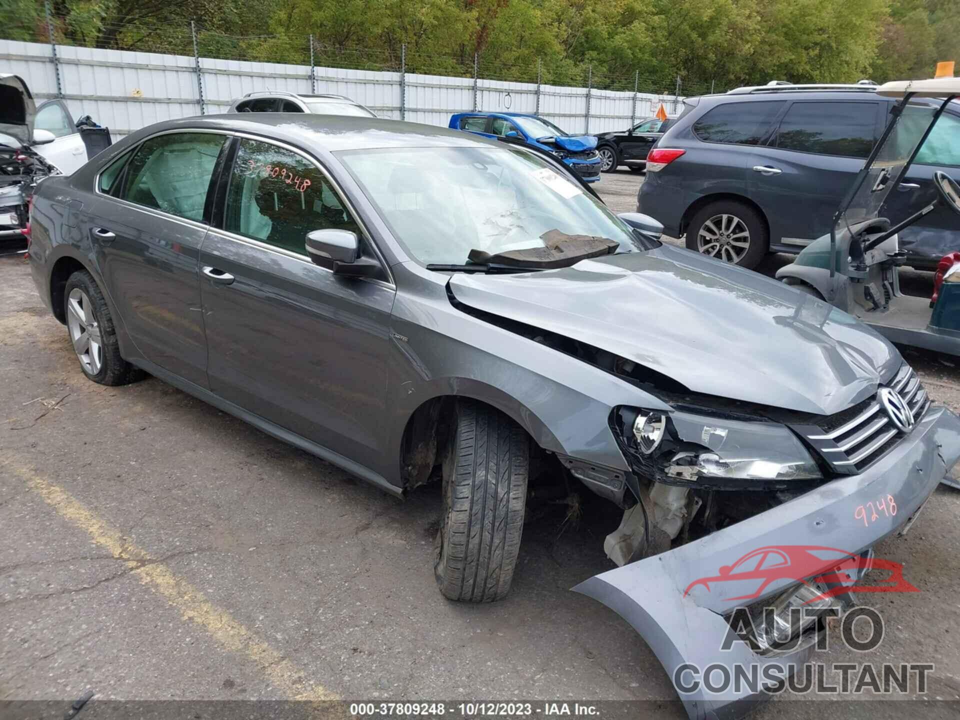 VOLKSWAGEN PASSAT 2015 - 1VWAT7A35FC105361