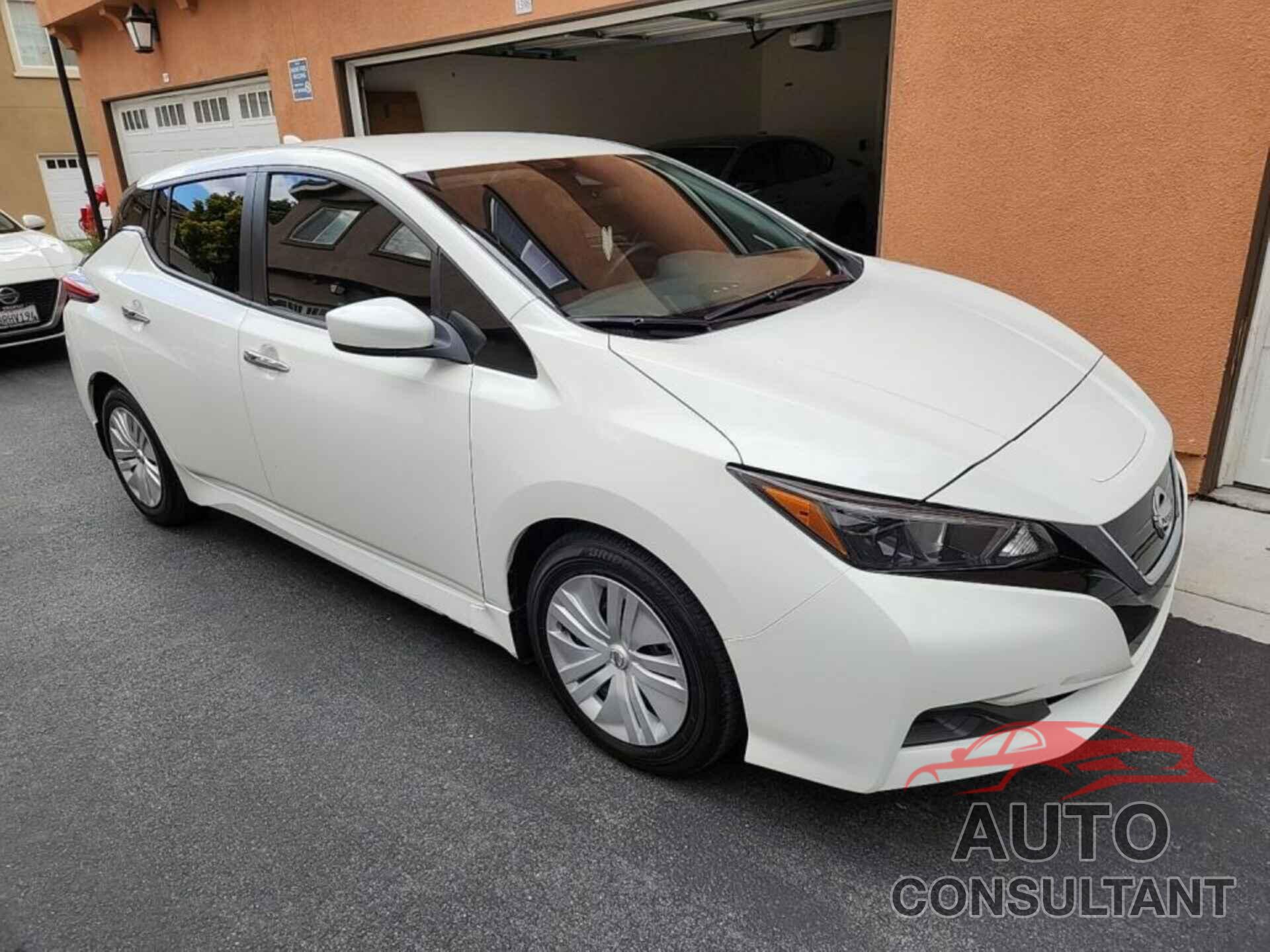 NISSAN LEAF 2022 - 1N4AZ1BV8NC563186