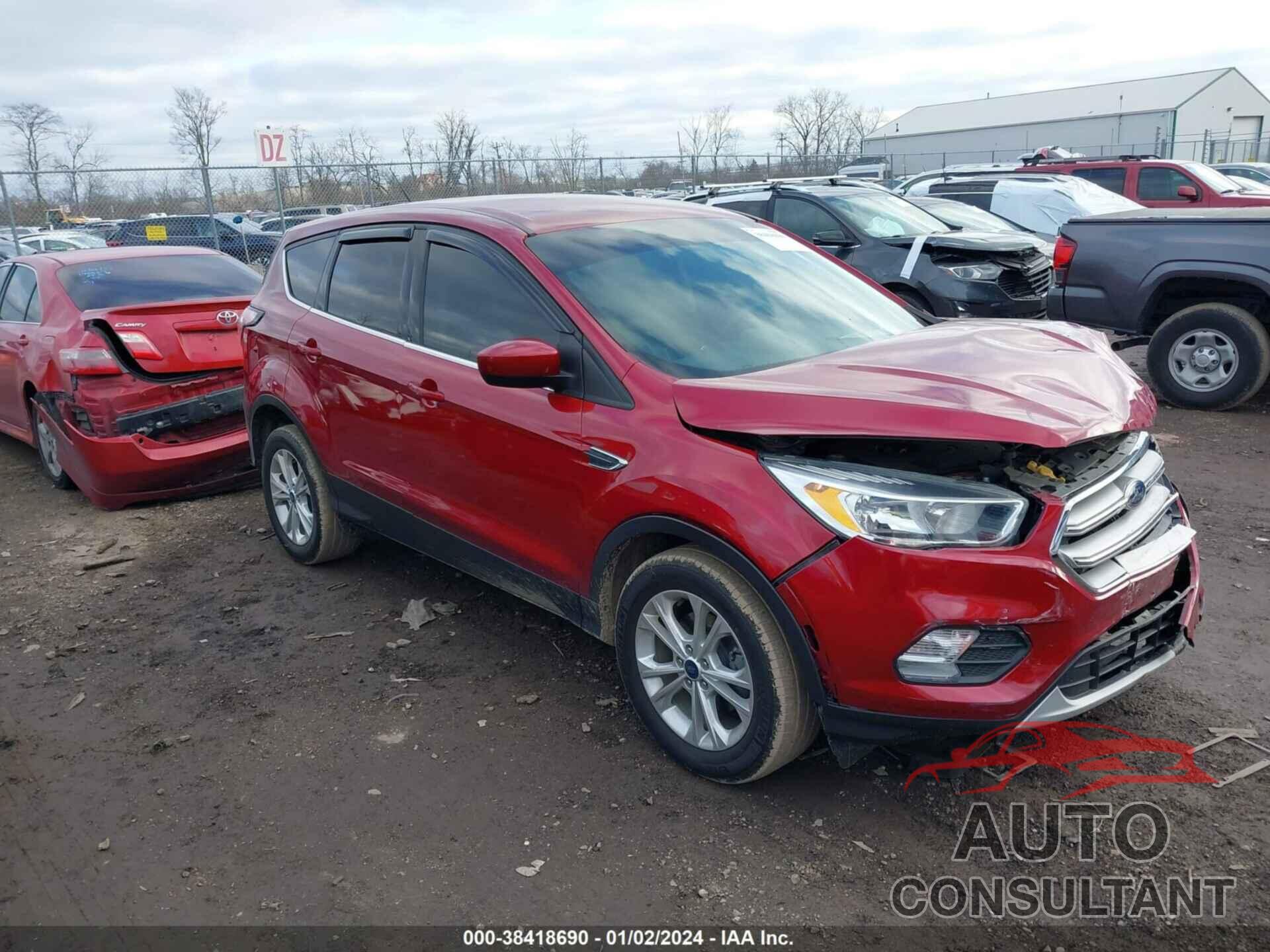 FORD ESCAPE 2017 - 1FMCU0GD0HUE22179